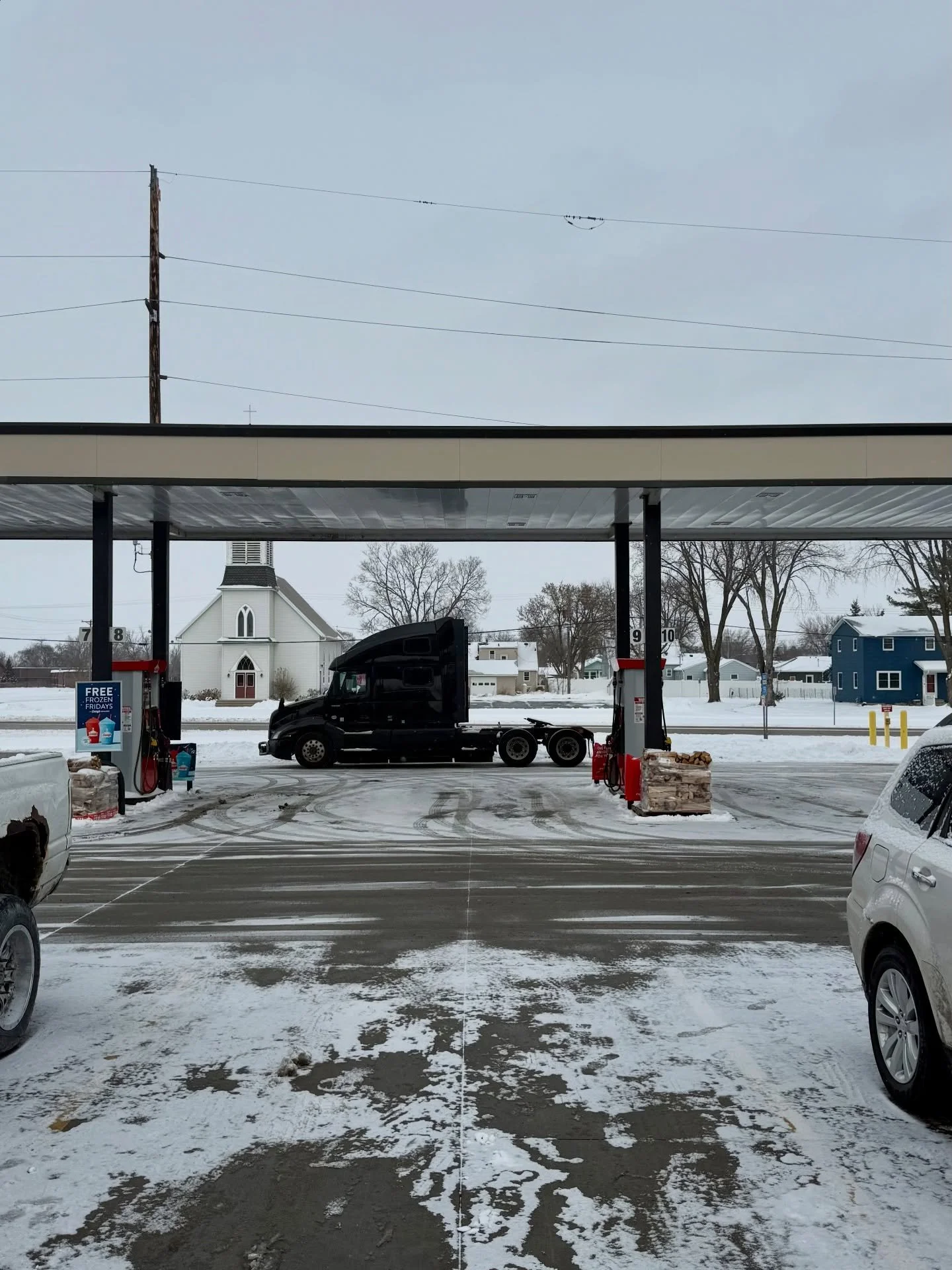 Still alive&mdash;honestly wasn&rsquo;t sure if I&rsquo;d freeze to death last night or not. Heading west. Repeating a mistake from 2014? TBD. Can&rsquo;t feel my hands or feet. Increasingly feeling like