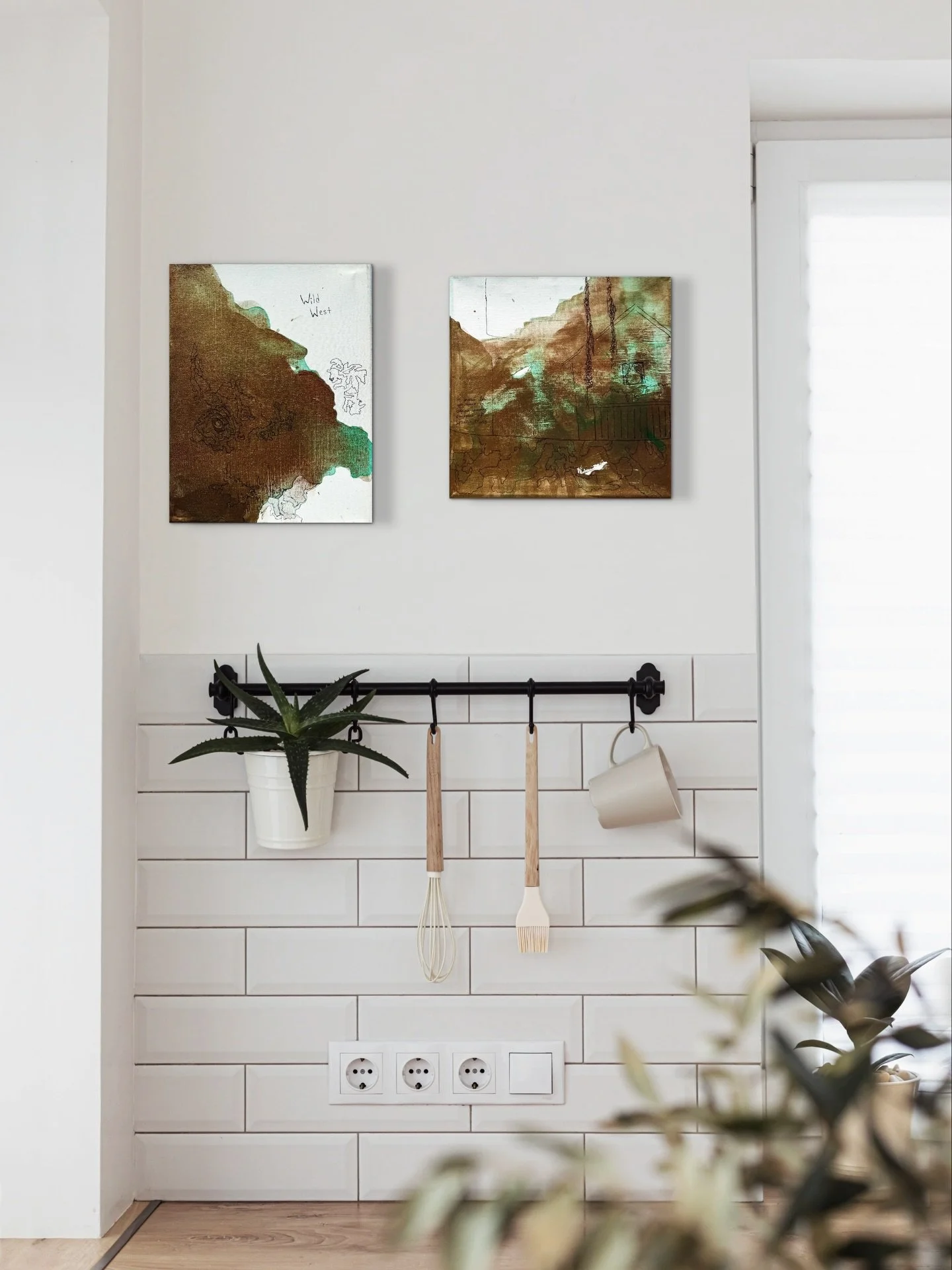 Wild West diptych
(11&rdquo;x14&rdquo; and 12&rdquo;x12&rdquo;)
Acrylic and ink on canvas
Coming to the online shop soon xx stay tuned. 
From playing around on the first day of my little DIY artist residency in the desert. 🤠