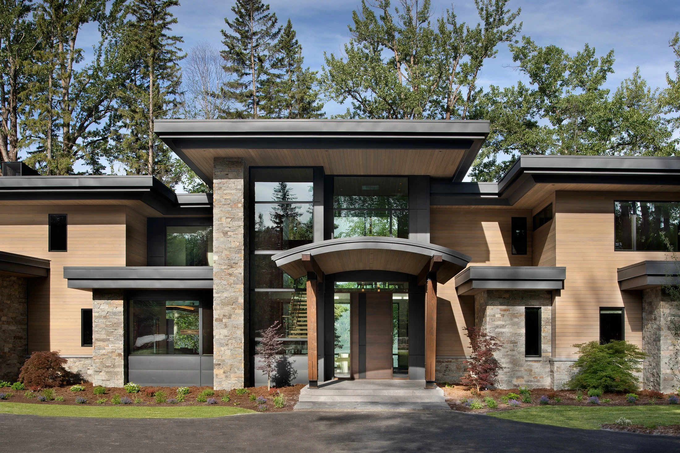 WhitefishLakeHouse_Ext_0180_JpegWebPortfolio.jpg