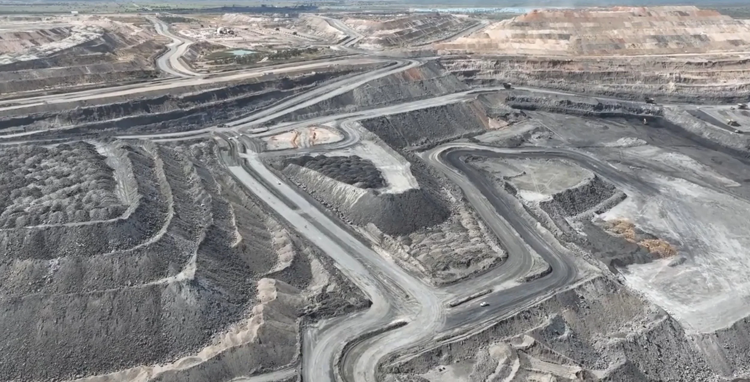 Open cut coal mine, Queensland.jpg