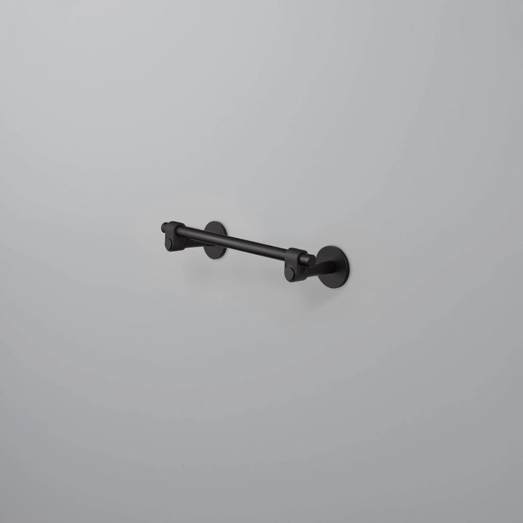bp_cast_towel_rail_small_black_main_web.jpg