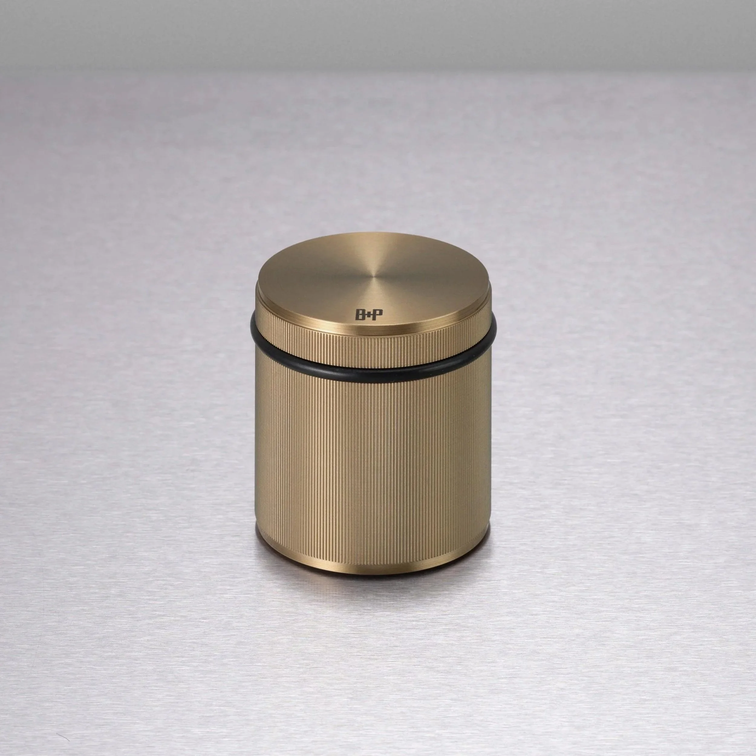 opritor-de-usa-freestanding-buster-and-punch-paris14a-ro-12.jpg