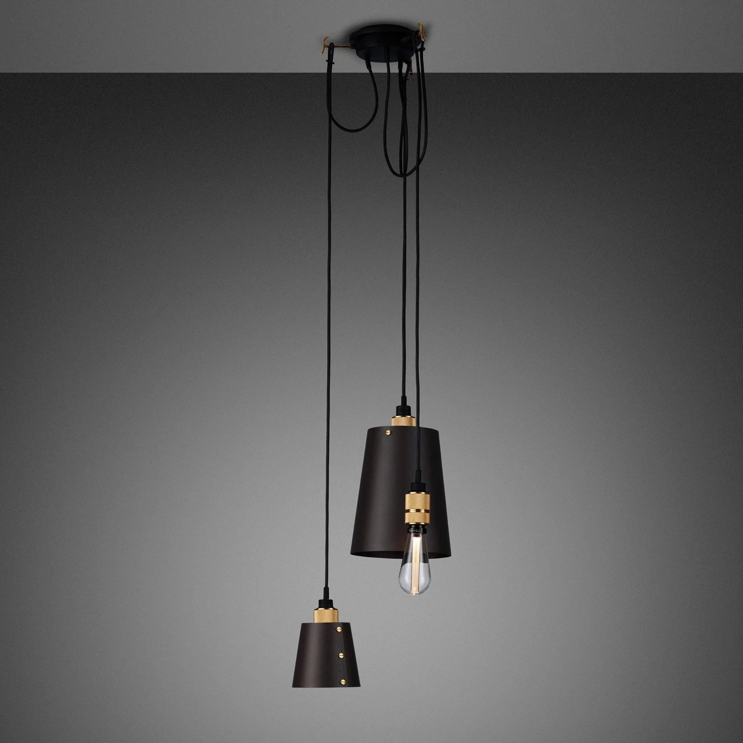 candelabru-hooked-3-0-mix-graphite-buster-and-punch-paris14a-ro-1.jpg