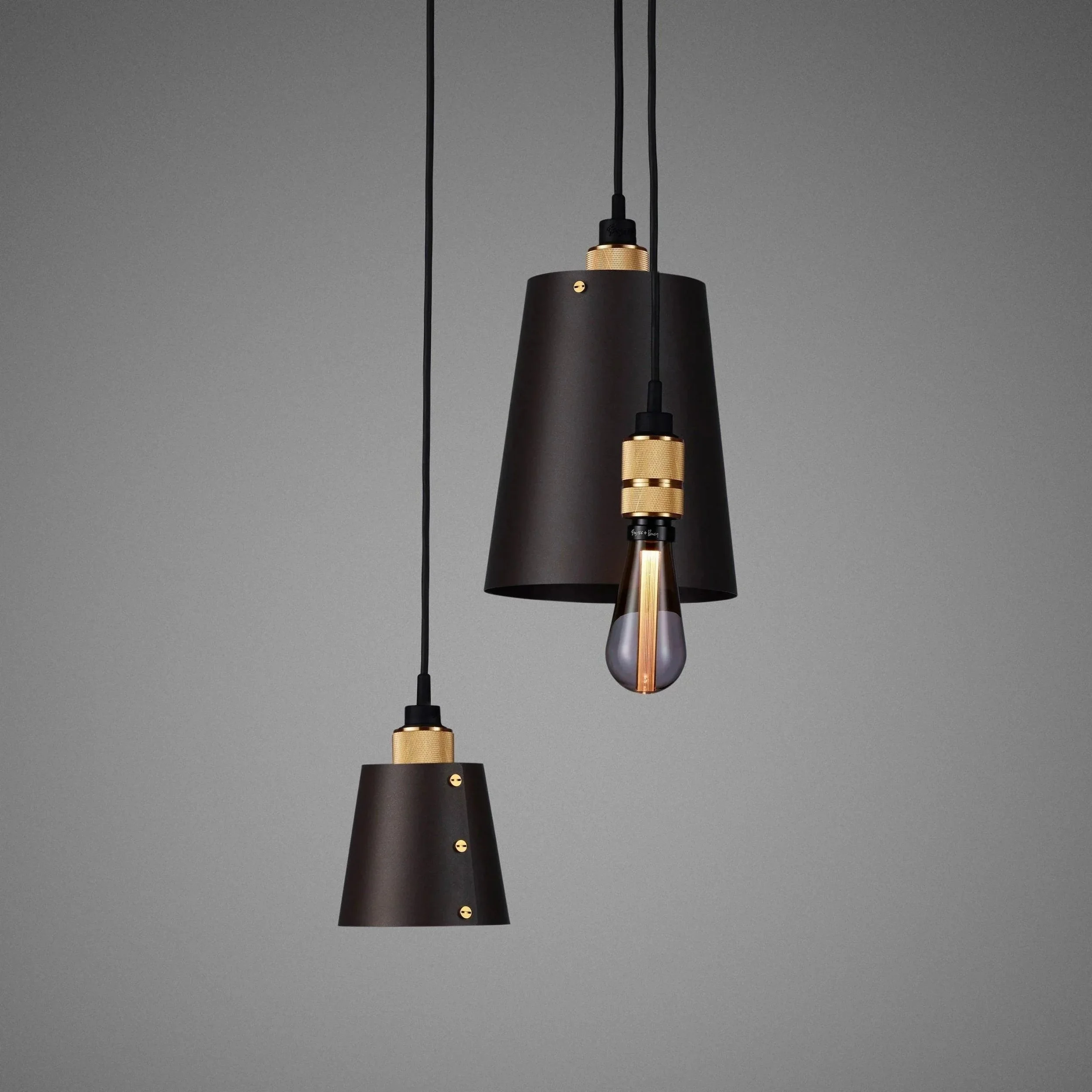 candelabru-hooked-3-0-mix-graphite-buster-and-punch-paris14a-ro-4.jpg