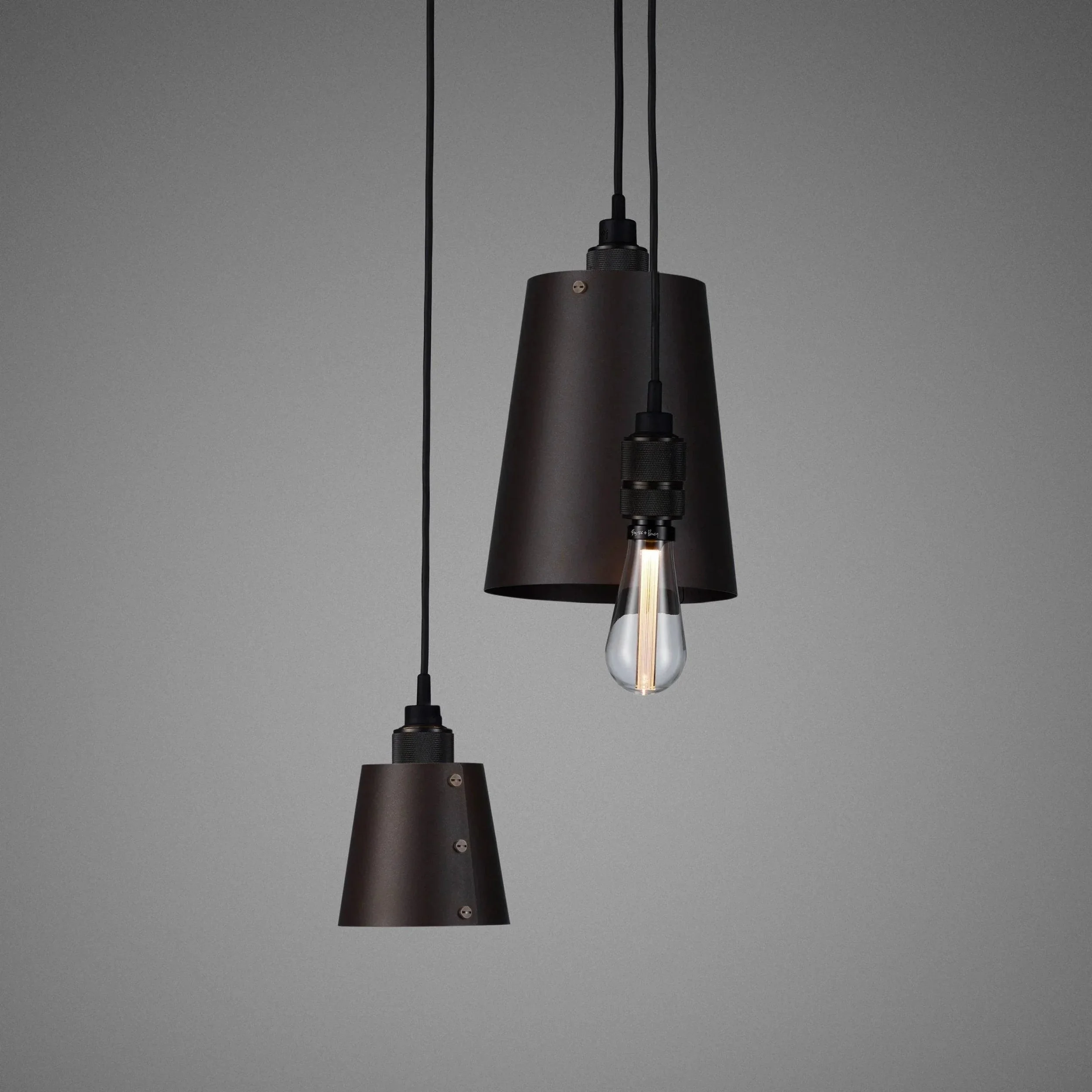 candelabru-hooked-3-0-mix-graphite-buster-and-punch-paris14a-ro-8.jpg