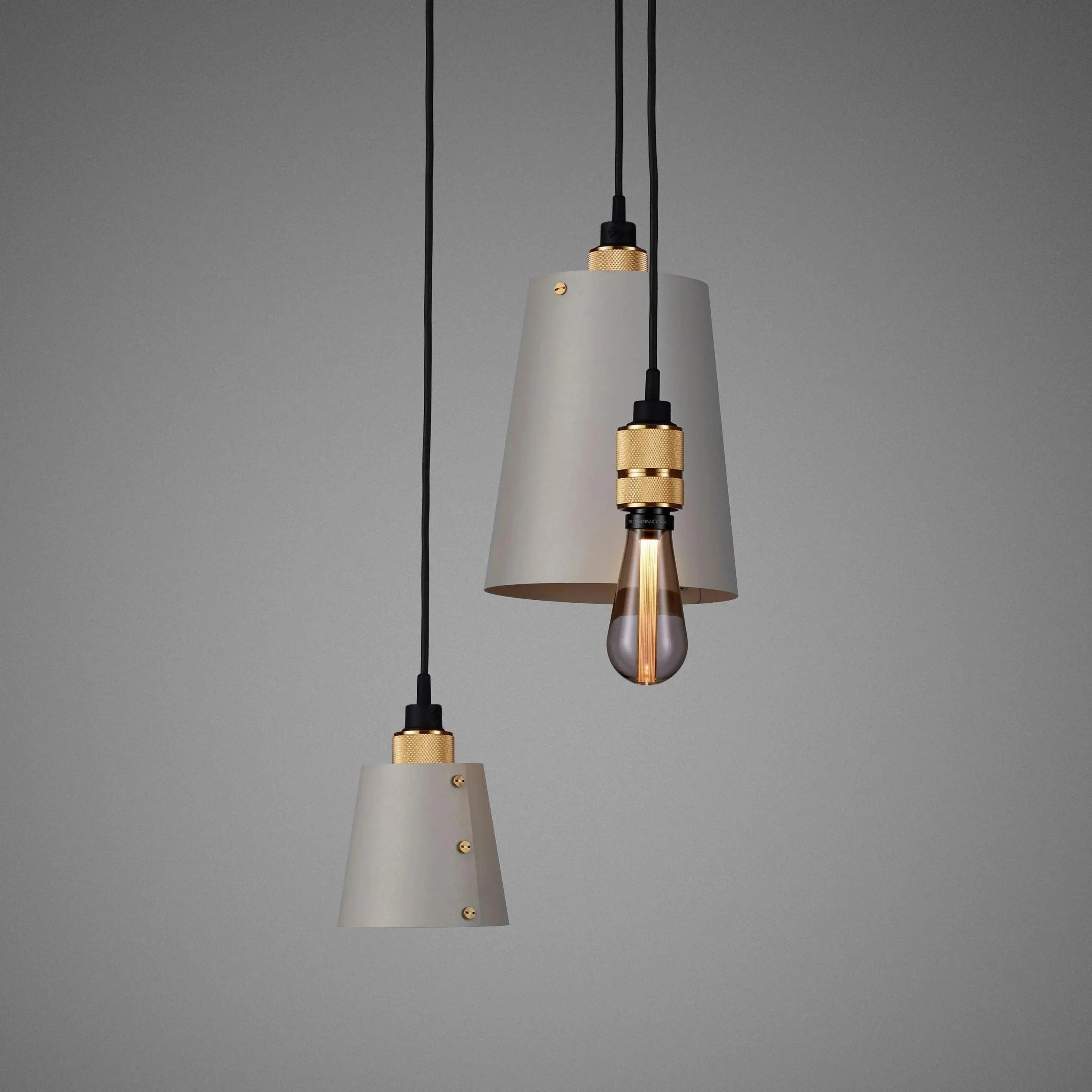 candelabru-hooked-3-0-mix-stone-buster-and-punch-paris14a-ro-4.jpg