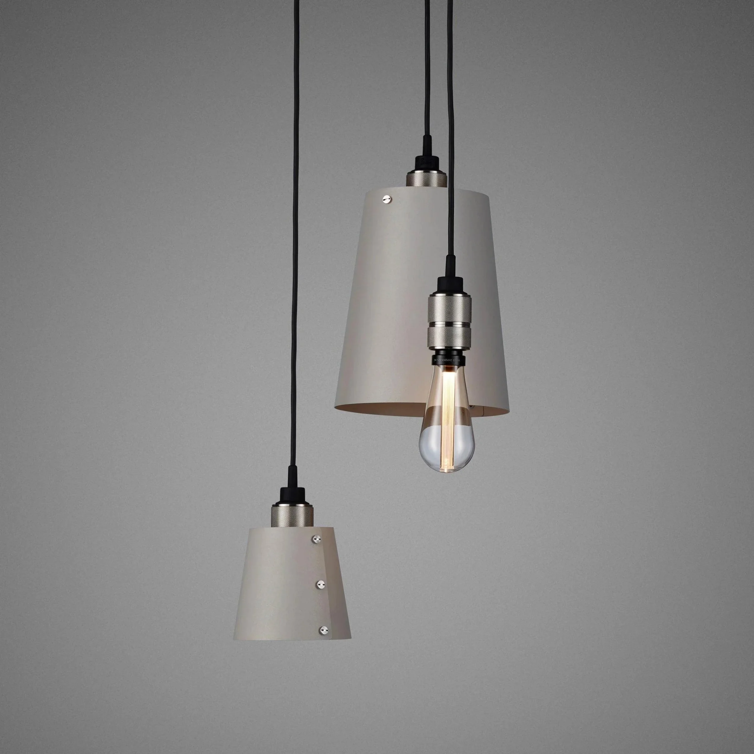 candelabru-hooked-3-0-mix-stone-buster-and-punch-paris14a-ro-11.jpg