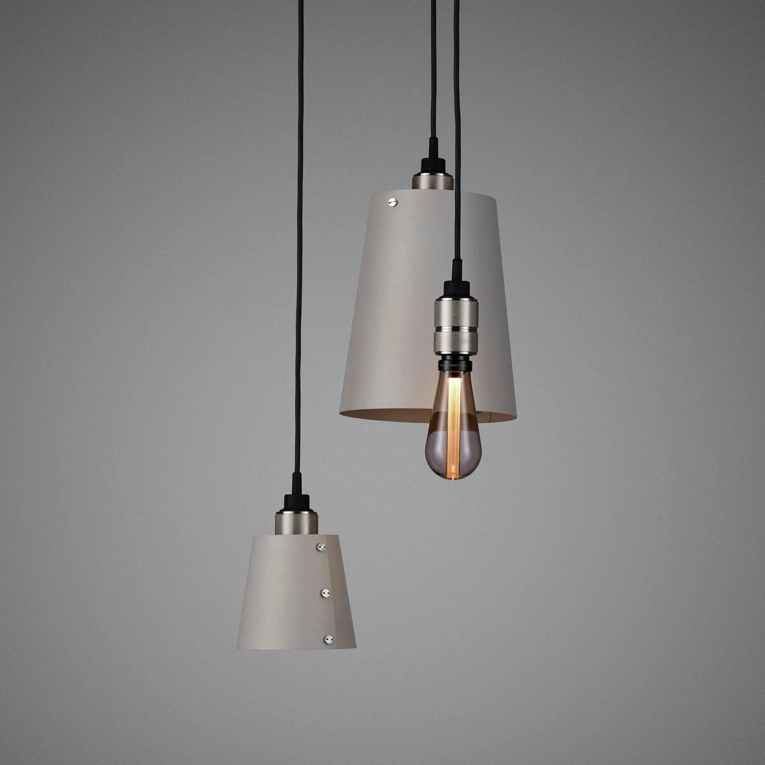 candelabru-hooked-3-0-mix-stone-buster-and-punch-paris14a-ro-12.jpg