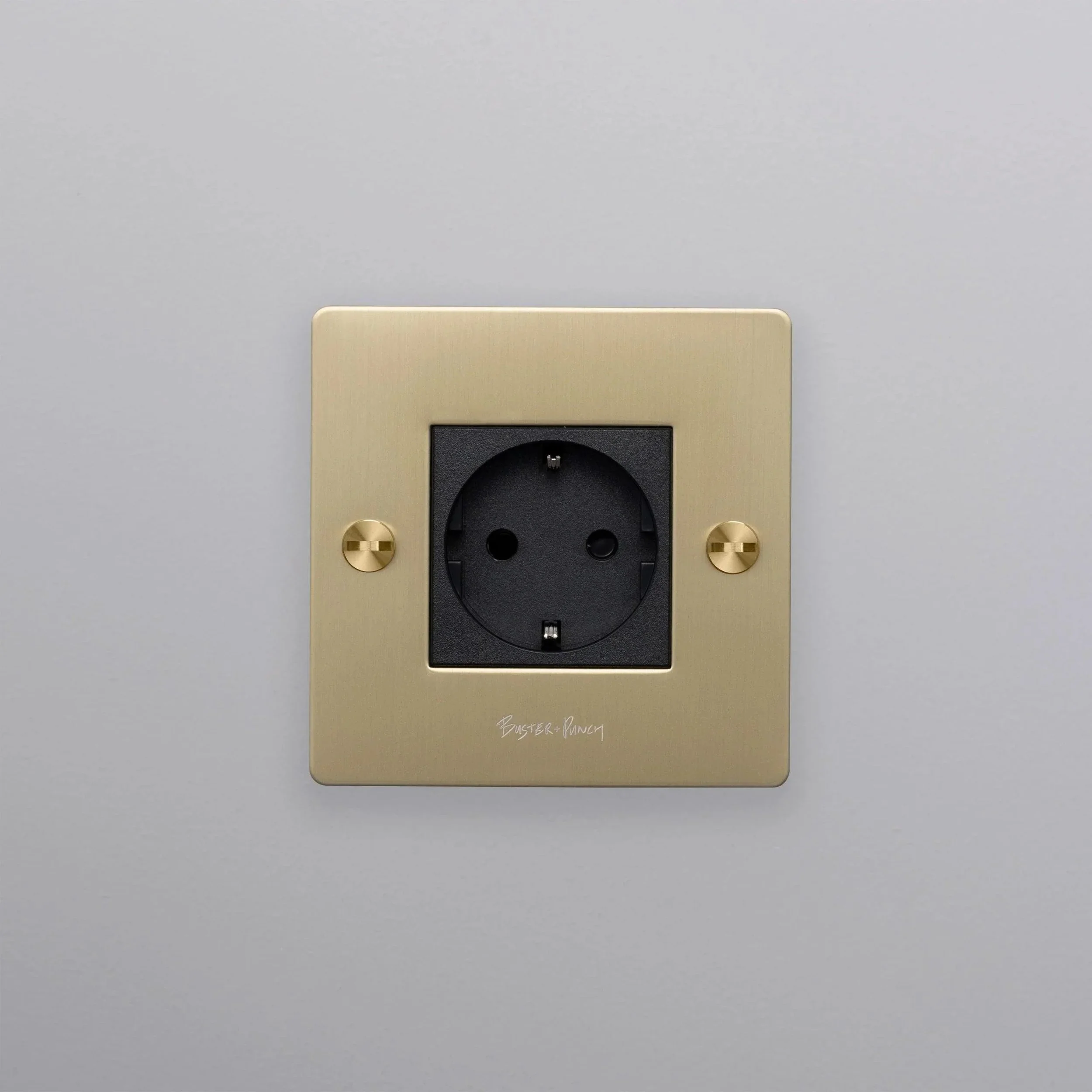 priza-schuko-1g-tip-f-placa-metalica-buster-and-punch-paris14a-ro-4.jpg