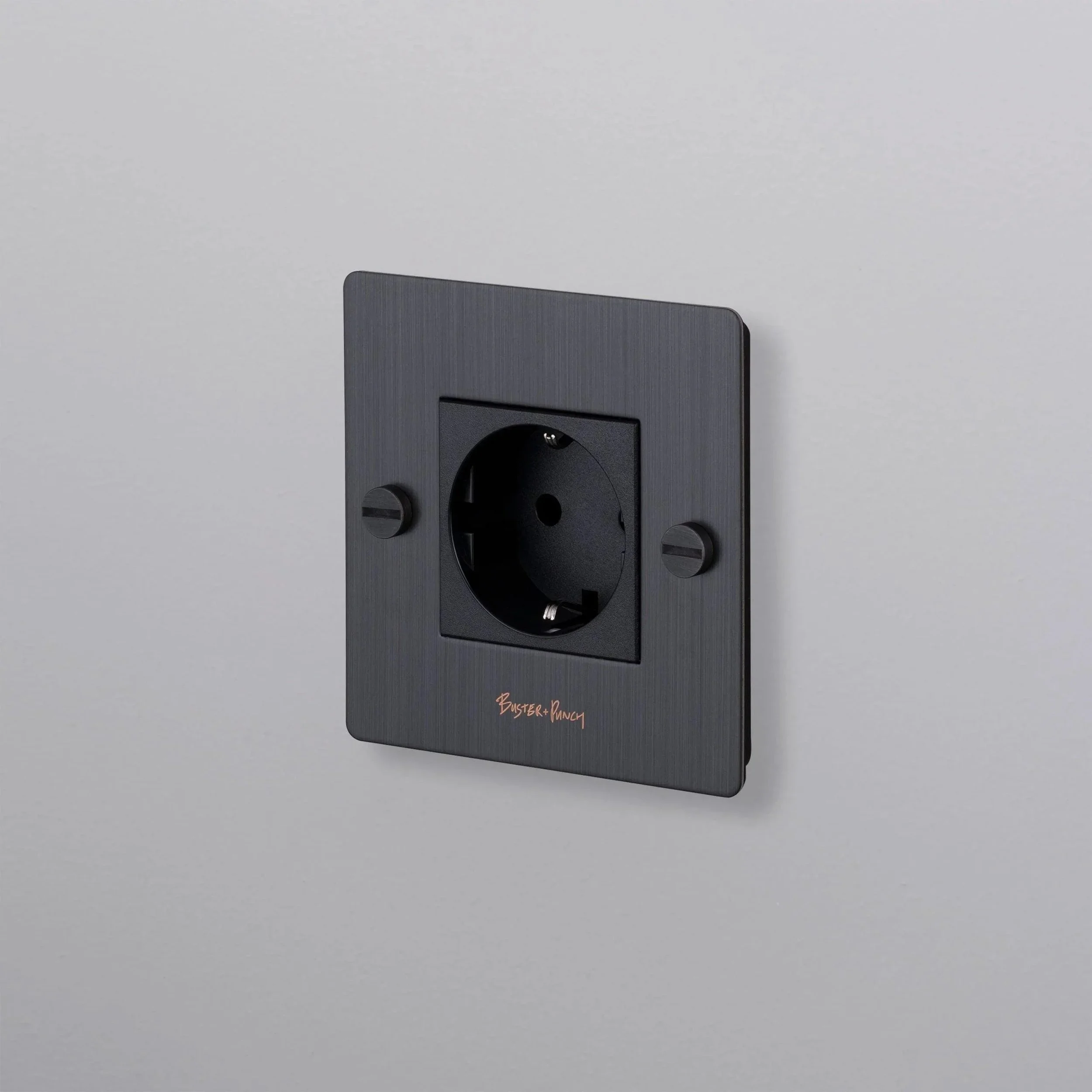 priza-schuko-1g-tip-f-placa-metalica-buster-and-punch-paris14a-ro-5.jpg