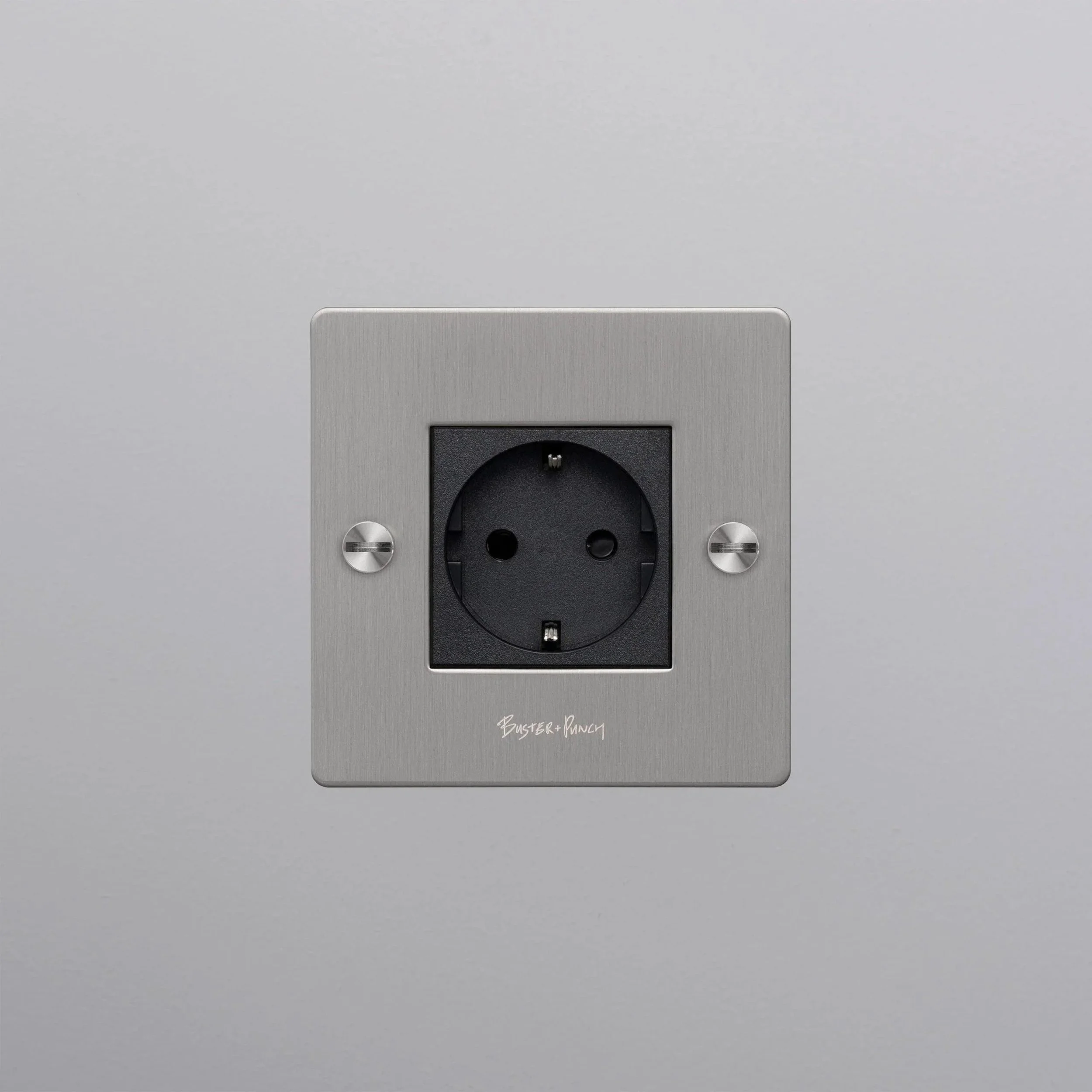 priza-schuko-1g-tip-f-placa-metalica-buster-and-punch-paris14a-ro-8.jpg