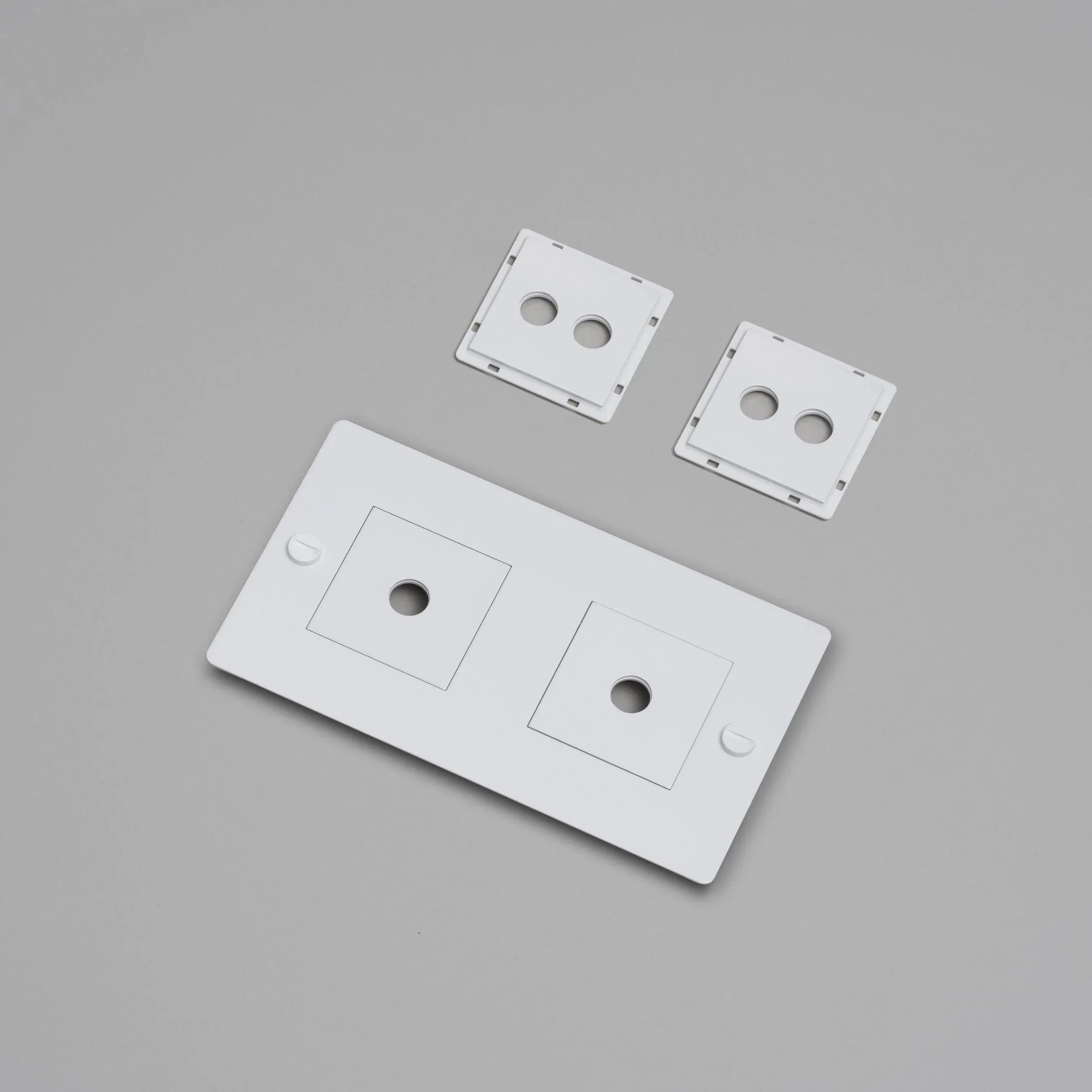 placa-de-perete-2g-cu-insertii-buster-and-punch-paris14a-ro-6.jpg