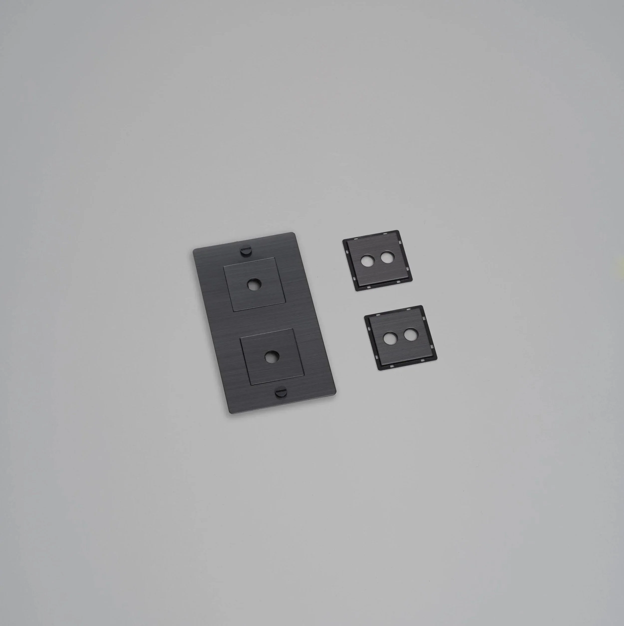 placa-de-perete-2g-cu-insertii-buster-and-punch-paris14a-ro-8.jpg
