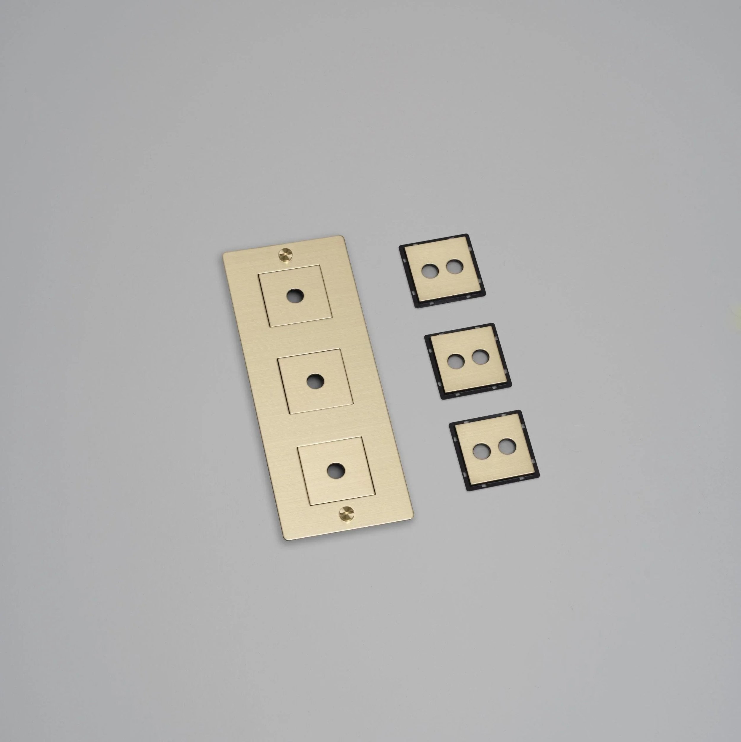 placa-de-perete-3g-cu-insertii-buster-and-punch-paris14a-ro-4.jpg