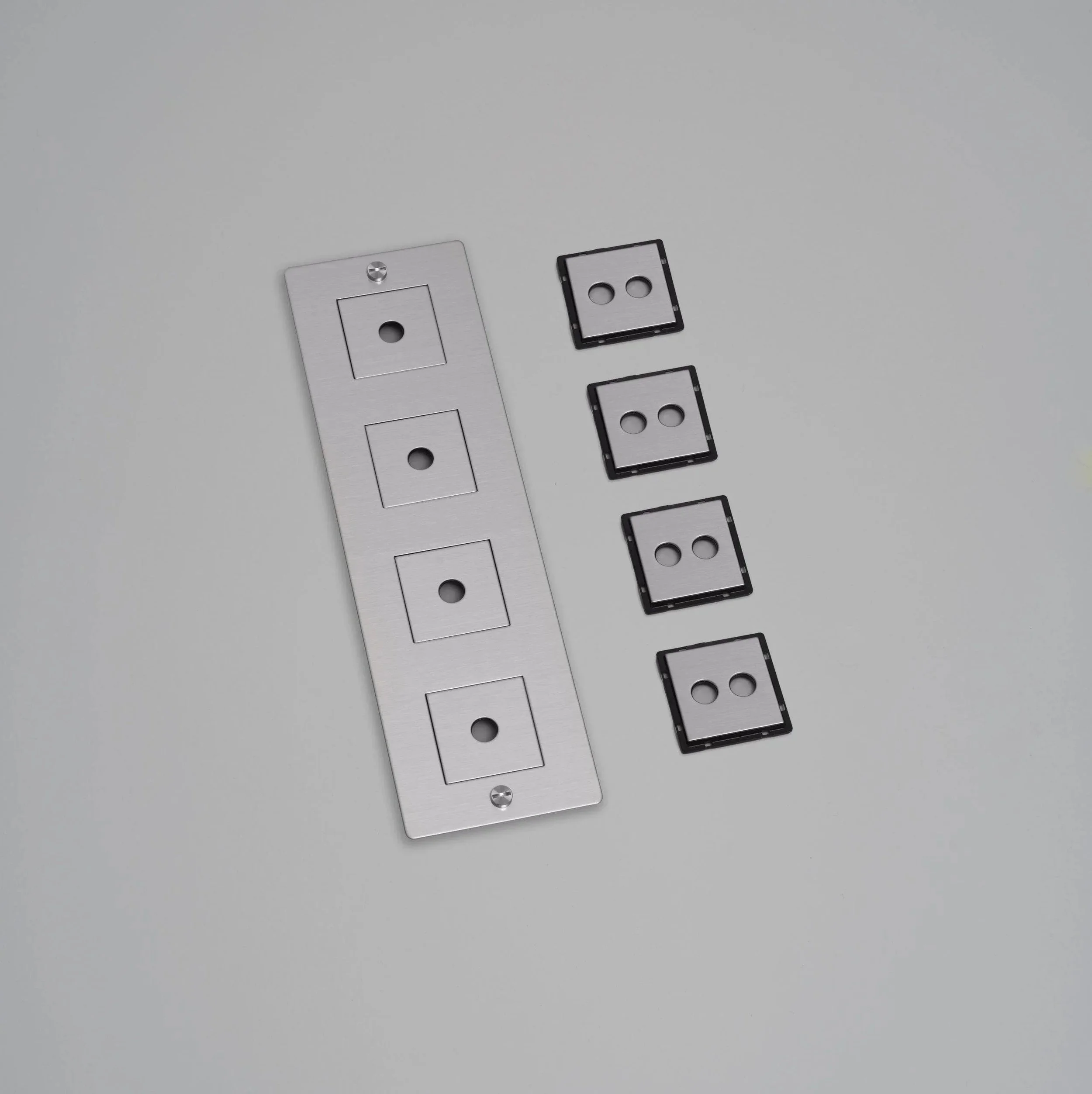 placa-de-perete-4g-cu-insertii-buster-and-punch-paris14a-ro-8.jpg