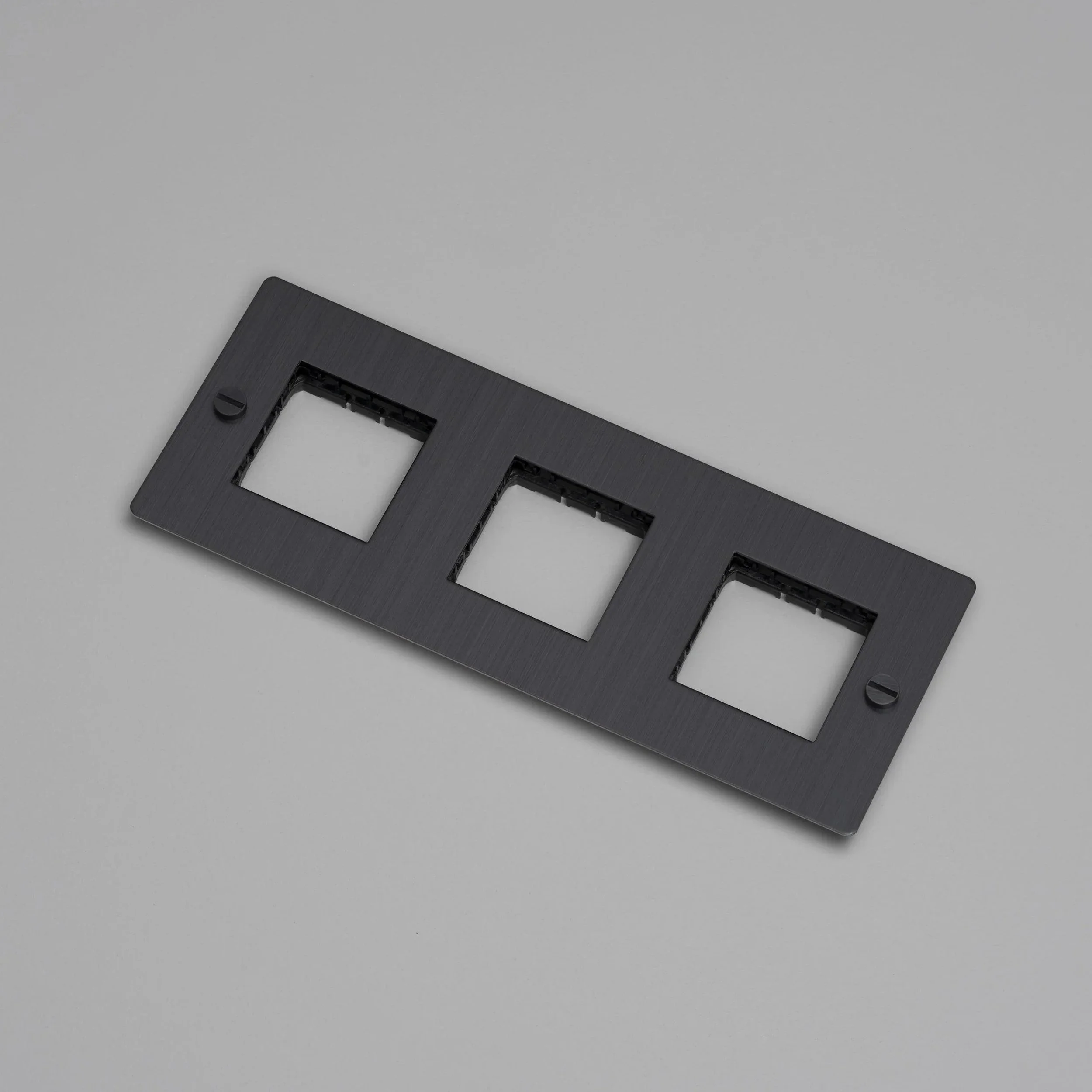 placa-de-perete-3g-fara-insertii-buster-and-punch-paris14a-ro-3.jpg