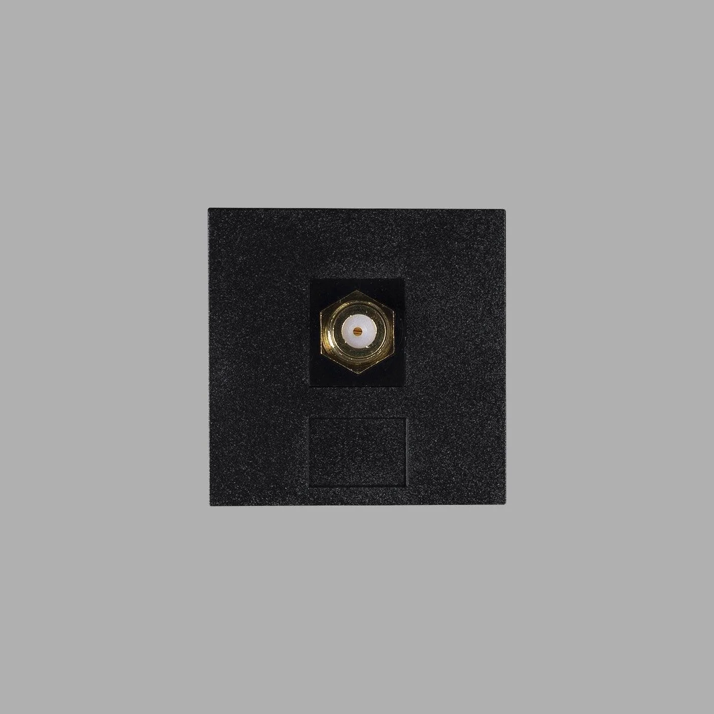 modul-tv-45mm-buster-and-punch-paris14a-ro-1.jpg