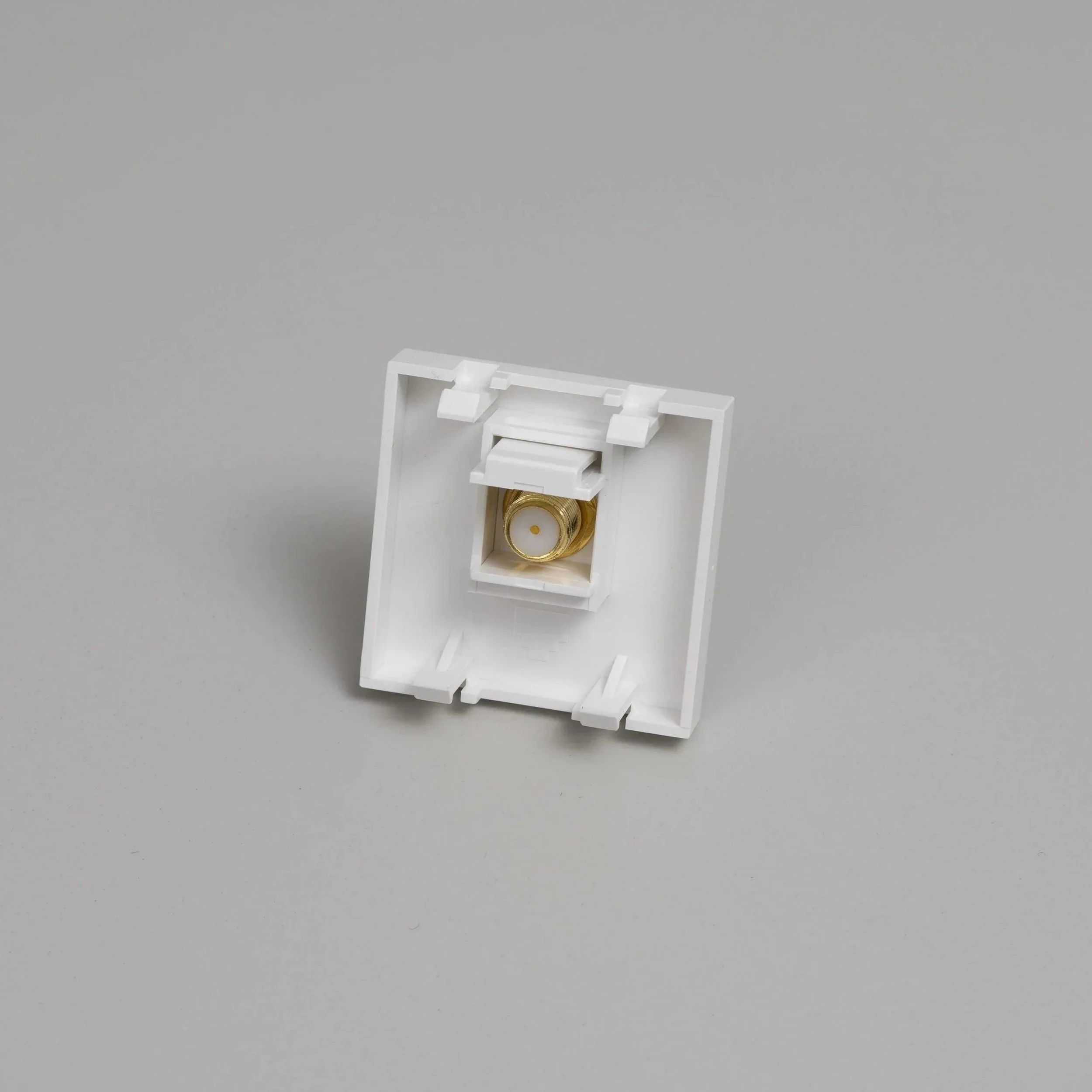 modul-tv-45mm-buster-and-punch-paris14a-ro-3.jpg