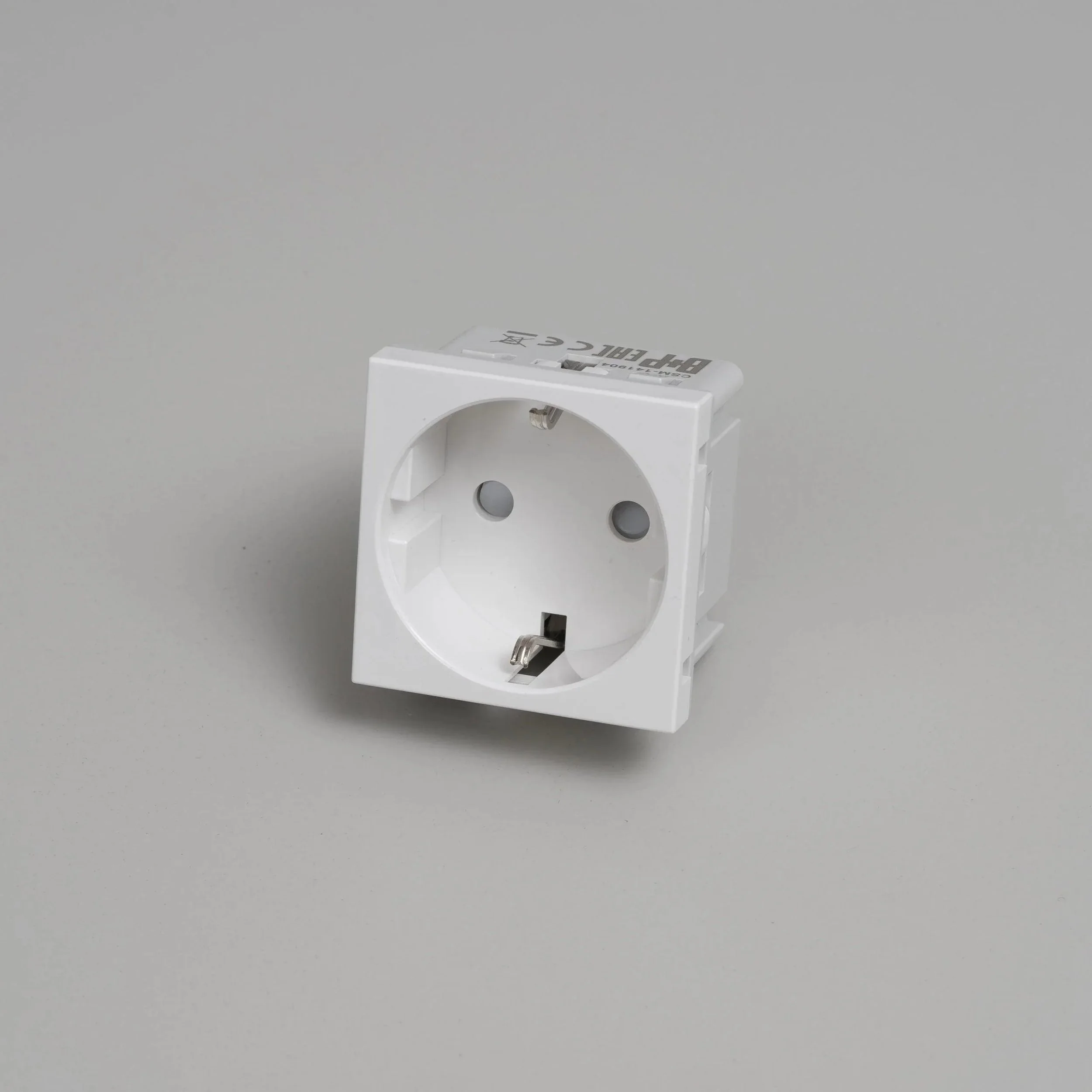 modul-cu-priza-schuko-tip-f-45mm-buster-and-punch-paris14a-ro-2.jpg