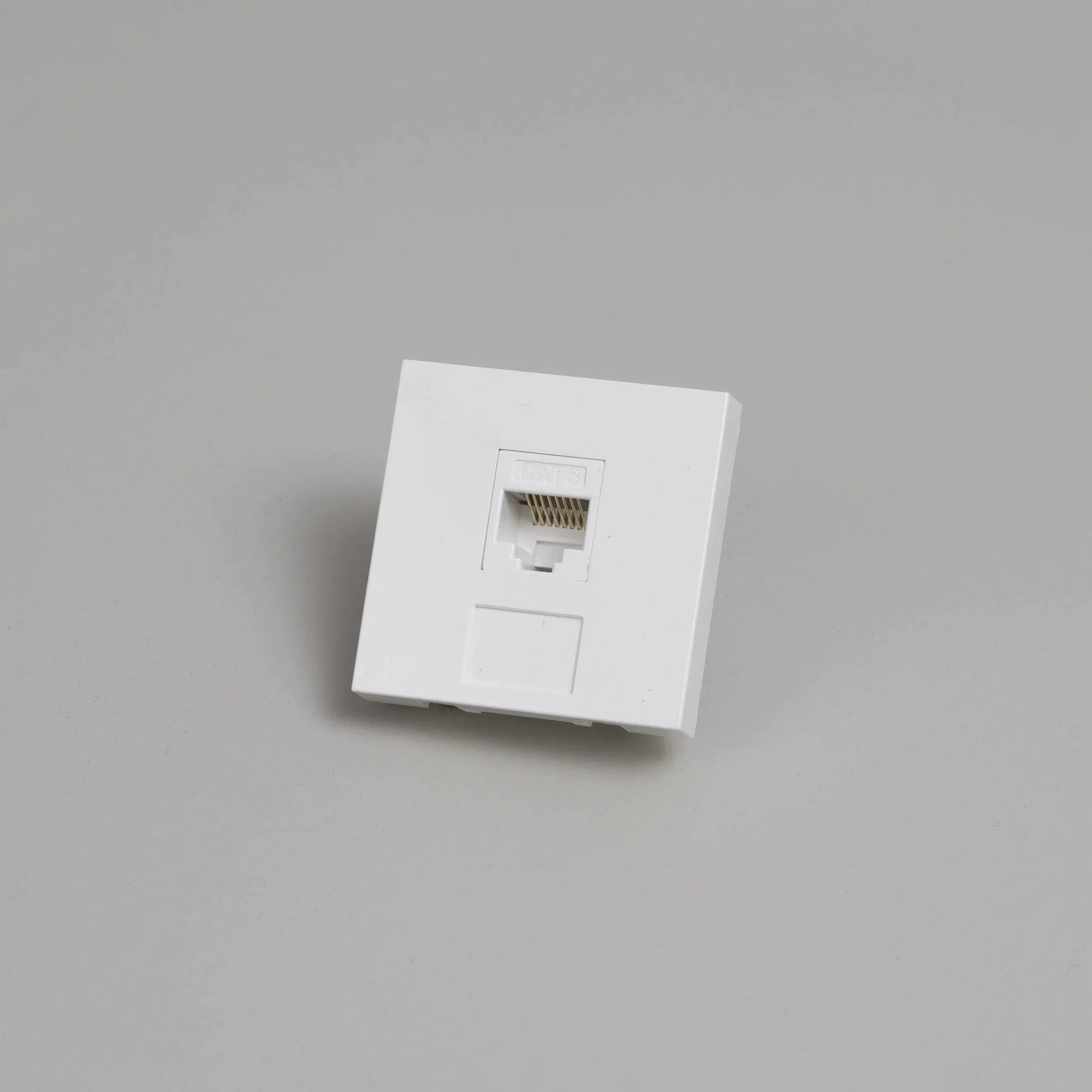 modul-rj45-45mm-buster-and-punch-paris14a-ro-3.jpg