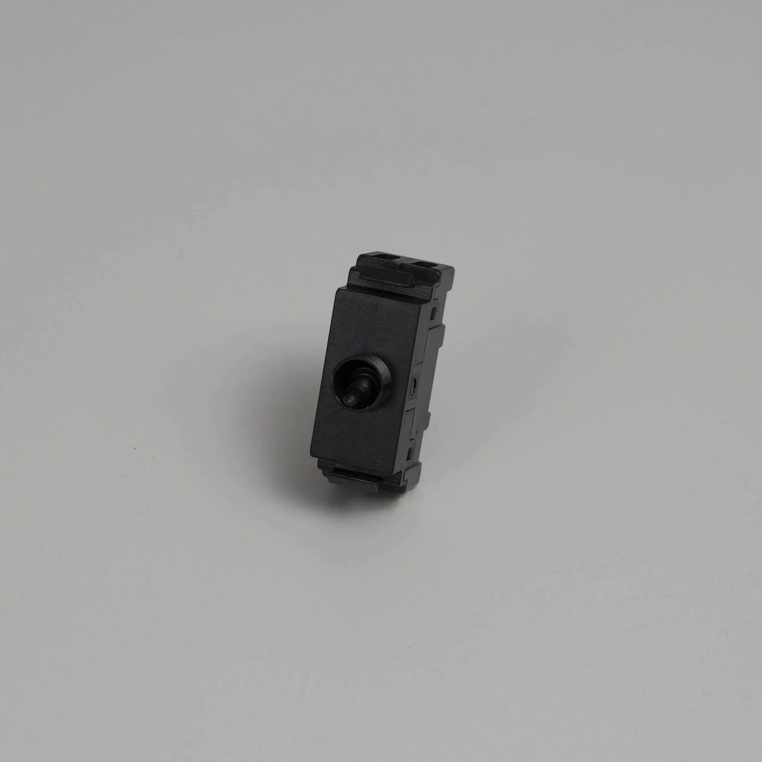 modul-cu-comutator-intermediar-3-cai-buster-and-punch-paris14a-ro-1.jpg