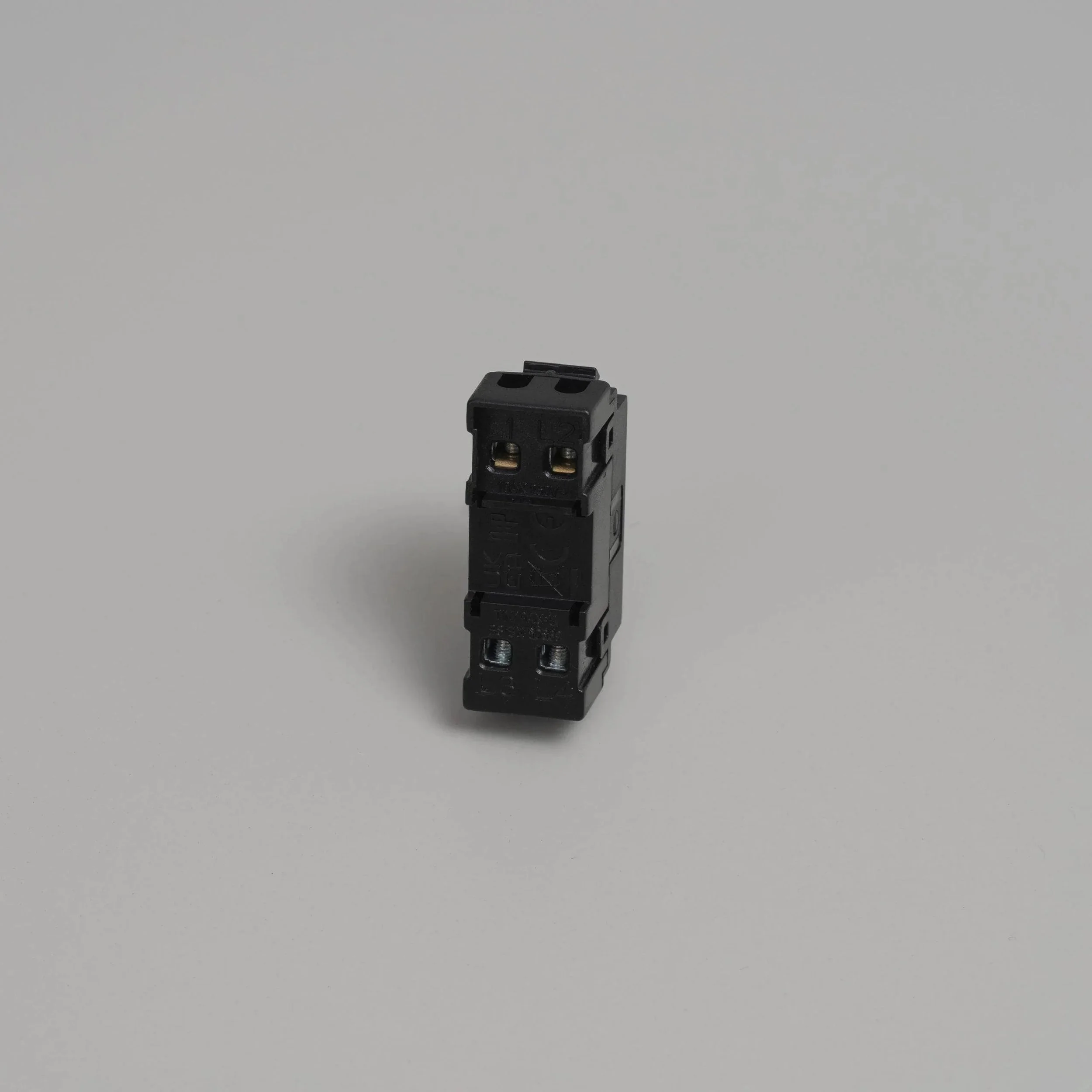 modul-cu-comutator-intermediar-3-cai-buster-and-punch-paris14a-ro-2.jpg