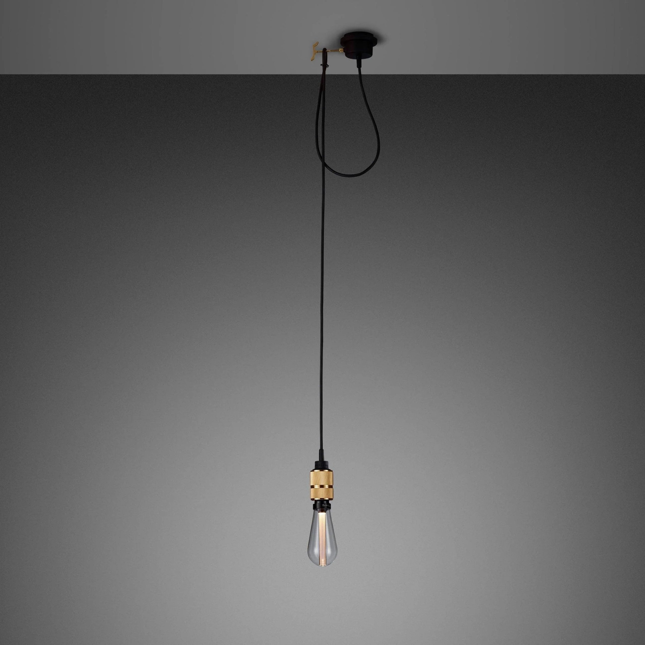 pendant-hooked-1-0-nude-buster-and-punch-paris14a-ro-1.jpg