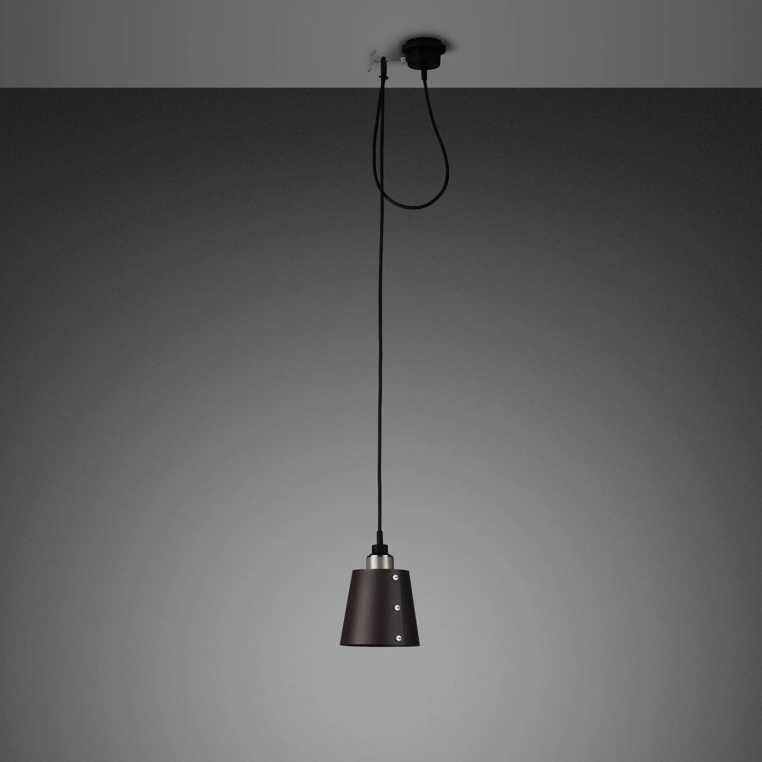 pendant-hooked-1-0-small-graphite-buster-and-punch-paris14a-ro-7.jpg