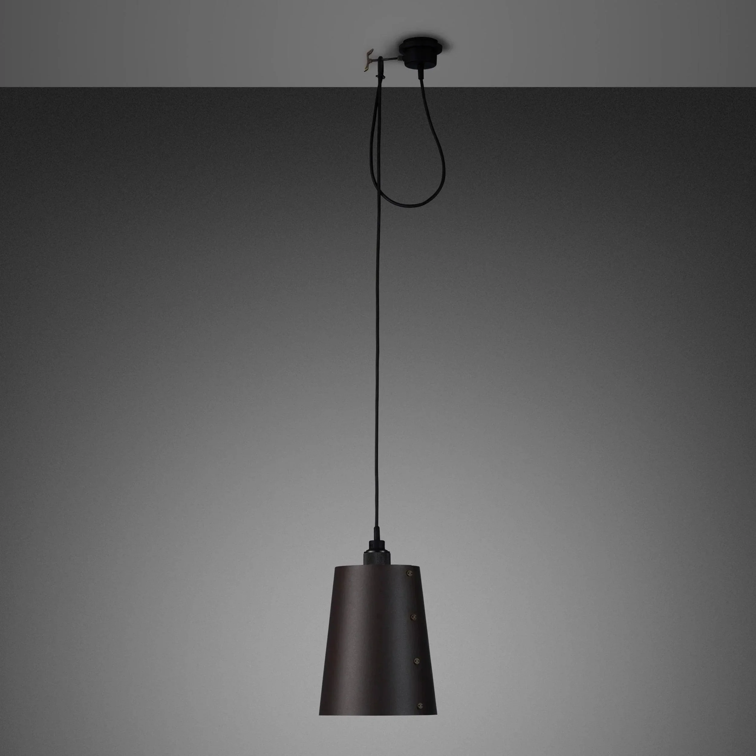 pendant-hooked-1-0-large-graphite-buster-and-punch-paris14a-ro-3.jpg