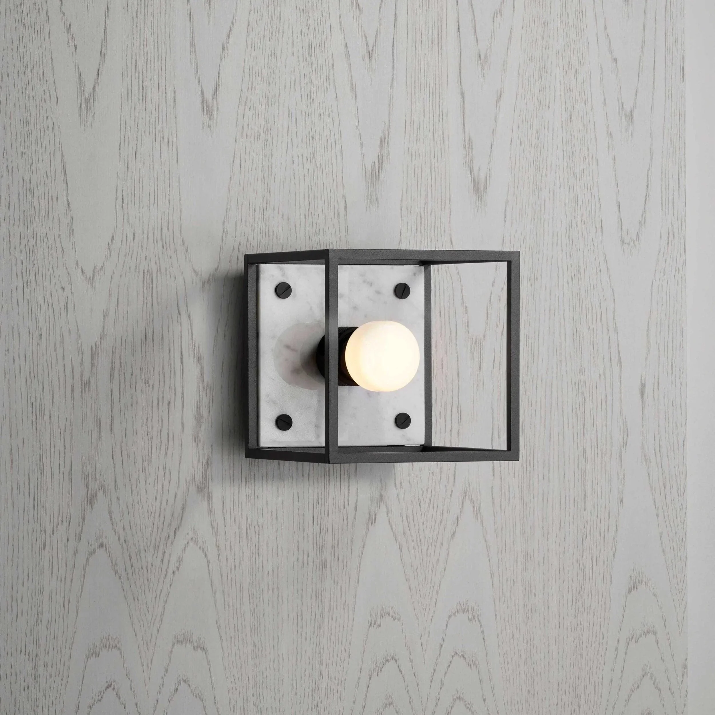 lampa-de-perete-caged-small-marmura-alba-buster-and-punch-paris14a-ro-1.jpg