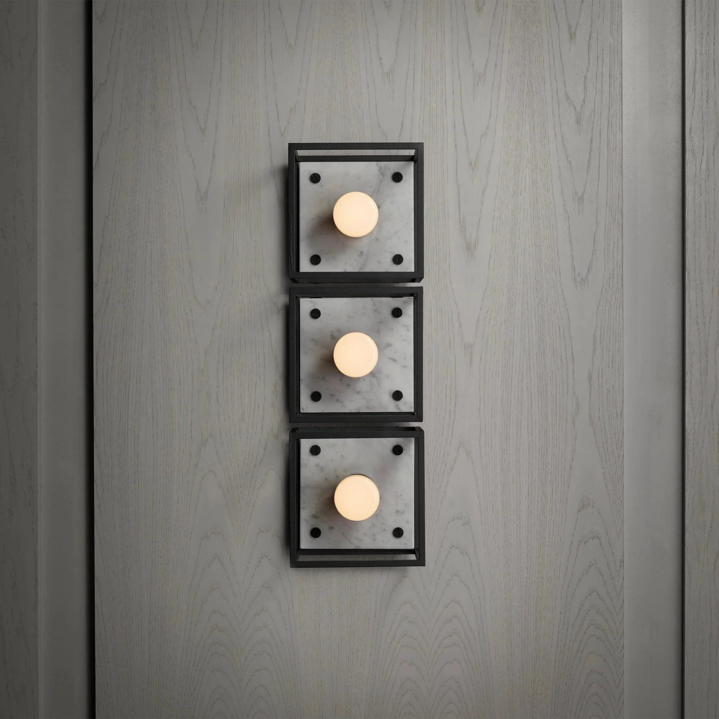 lampa-de-perete-caged-small-marmura-alba-buster-and-punch-paris14a-ro-2.jpg