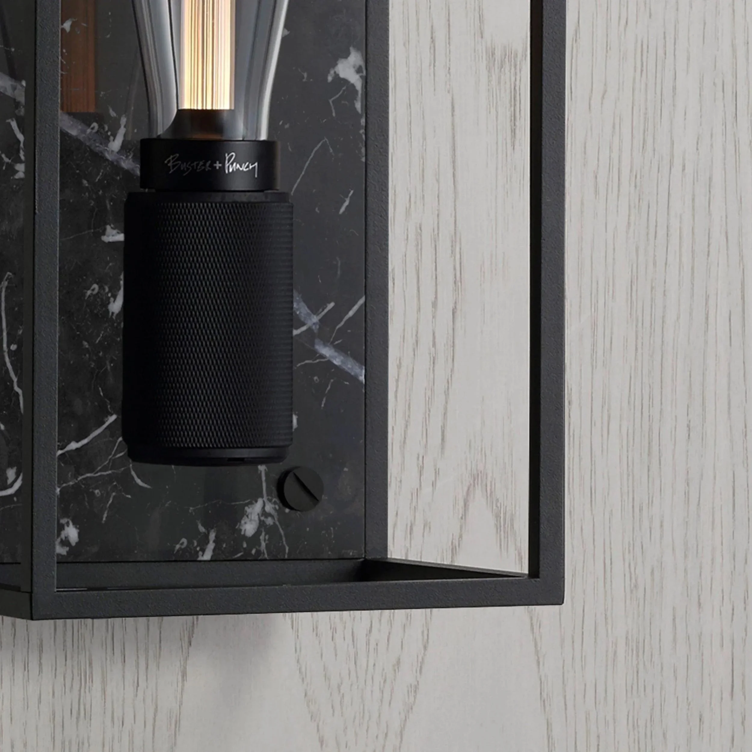 lampa-de-perete-caged-medium-marmura-neagra-buster-and-punch-paris14a-ro-2.jpg