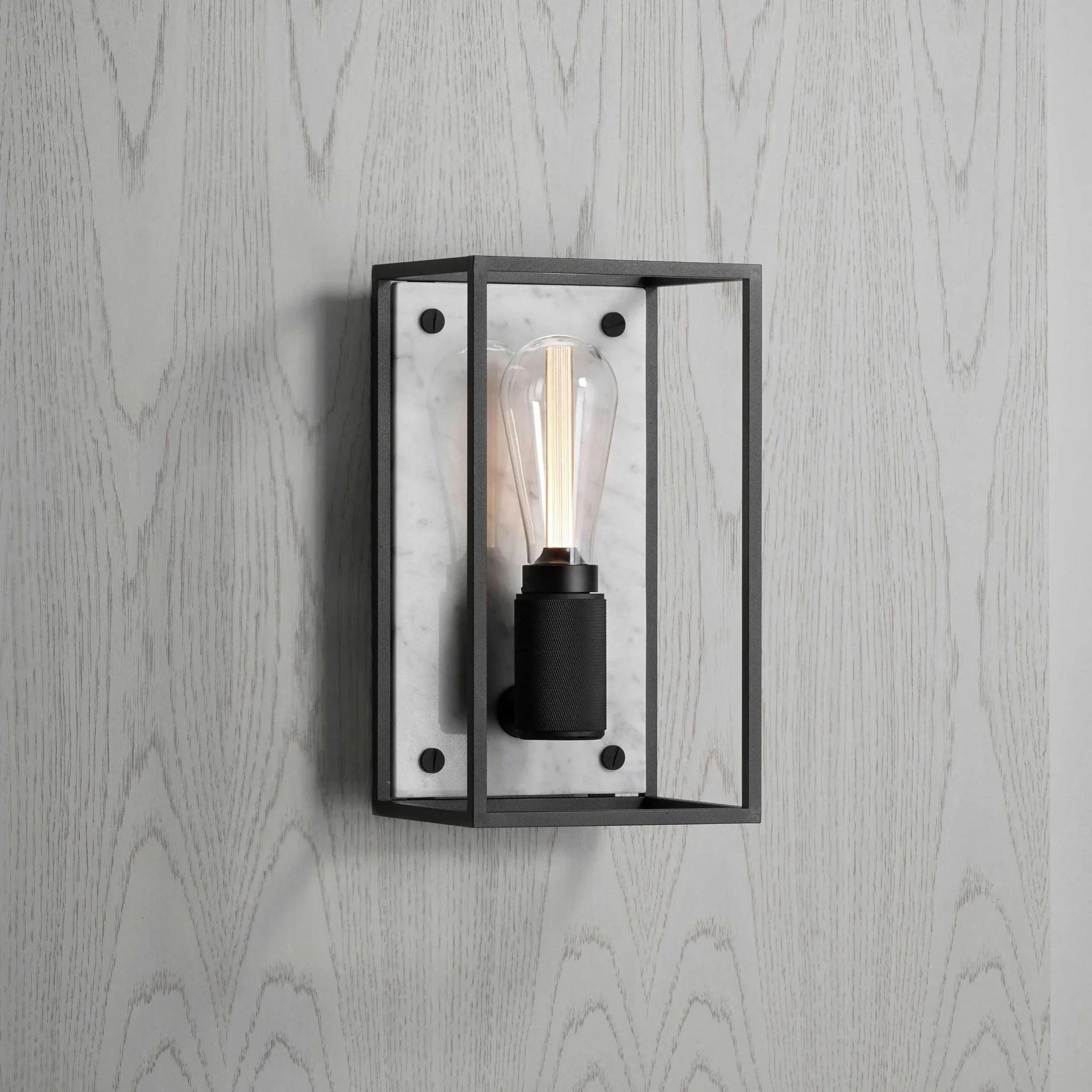 lampa-de-perete-caged-medium-marmura-alba-buster-and-punch-paris14a-ro-1.jpg