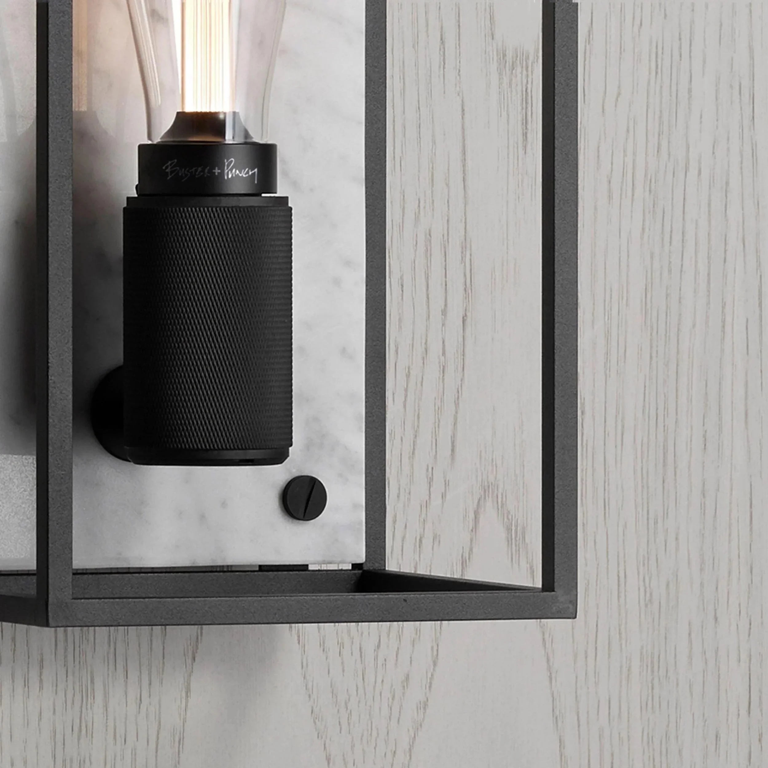 lampa-de-perete-caged-medium-marmura-alba-buster-and-punch-paris14a-ro-2.jpg