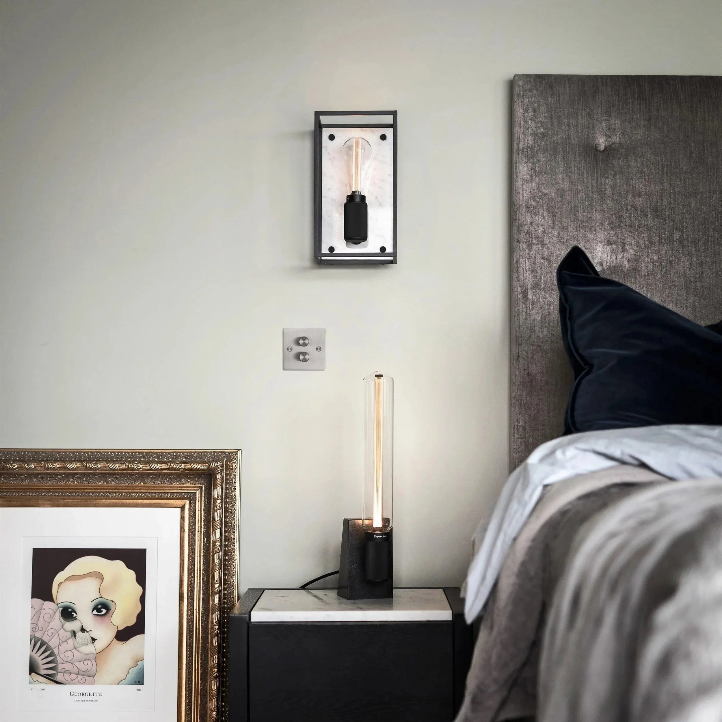 lampa-de-perete-caged-medium-marmura-alba-buster-and-punch-paris14a-ro-3.jpg