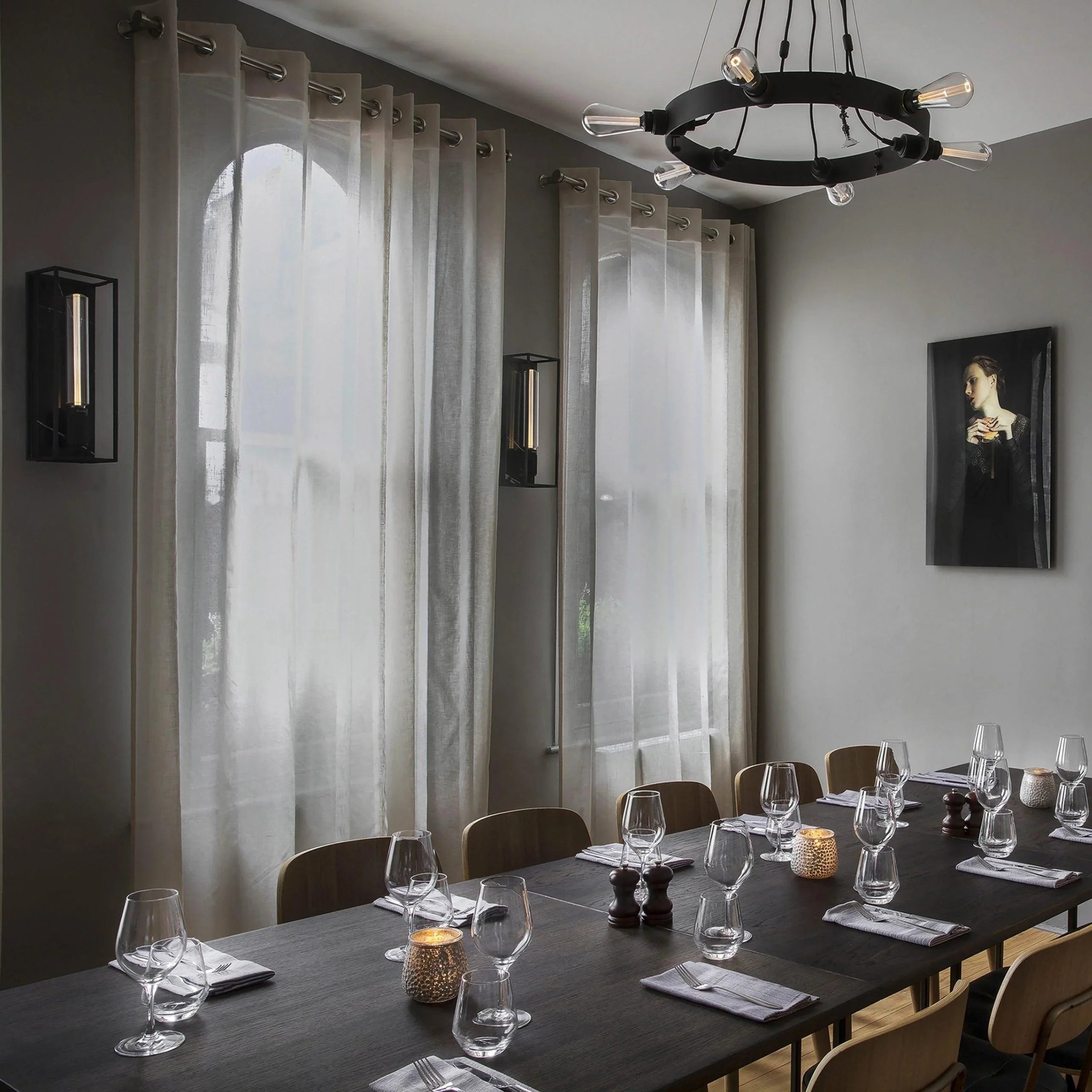 lampa-de-perete-caged-large-marmura-neagra-buster-and-punch-paris14a-ro-5.jpg