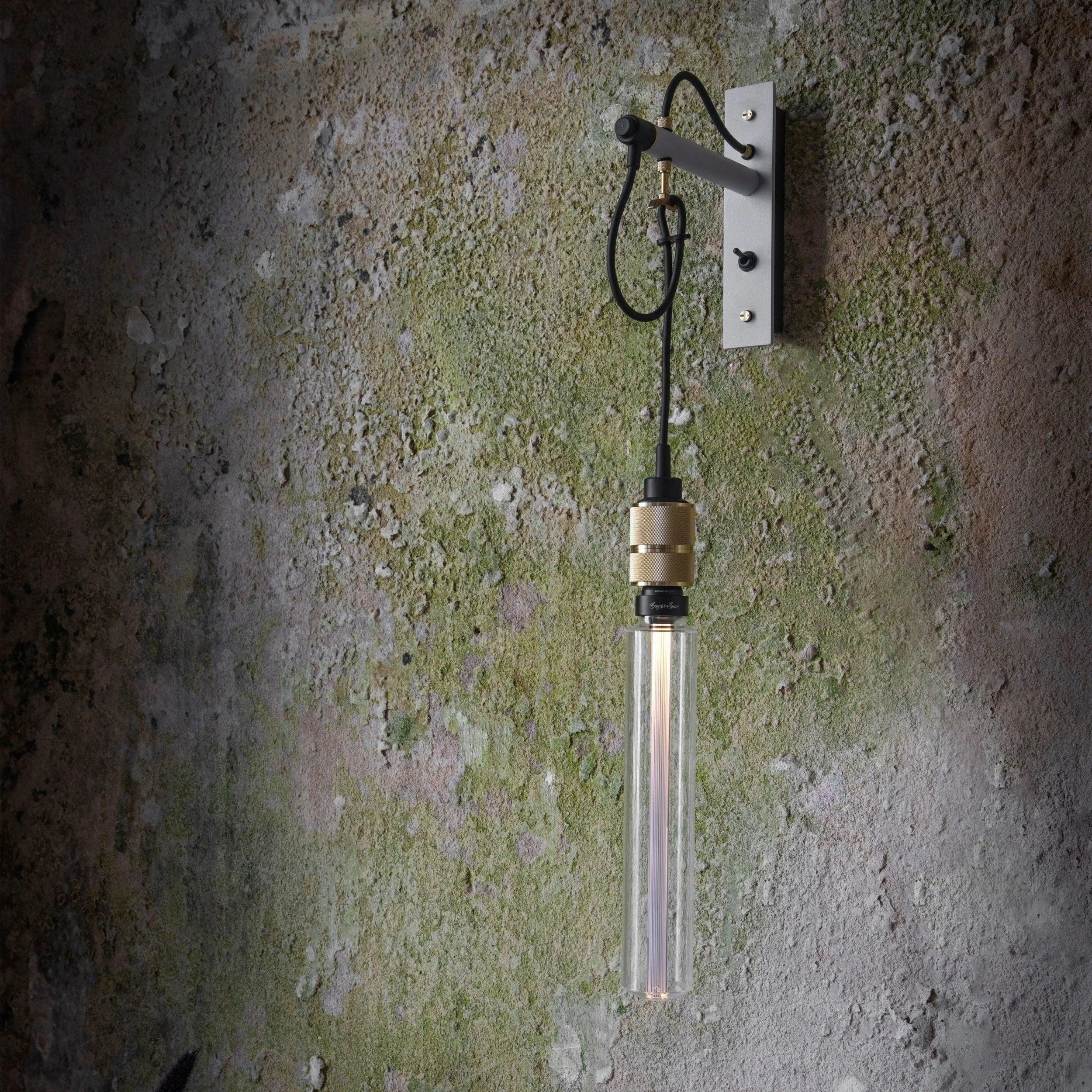 lampa-de-perete-hooked-nude-stone-buster-and-punch-paris14a-ro-4.jpg