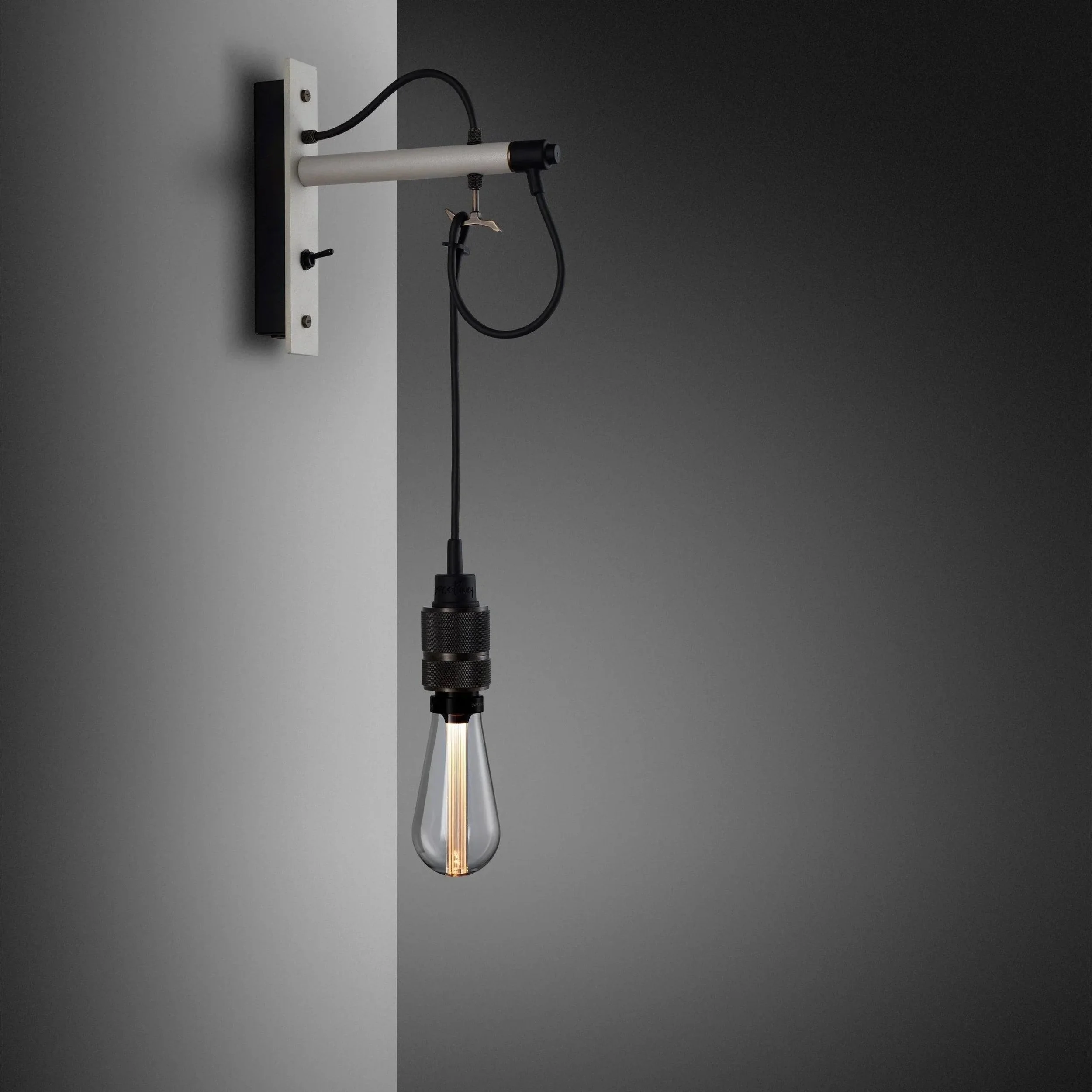 lampa-de-perete-hooked-nude-stone-buster-and-punch-paris14a-ro-5.jpg