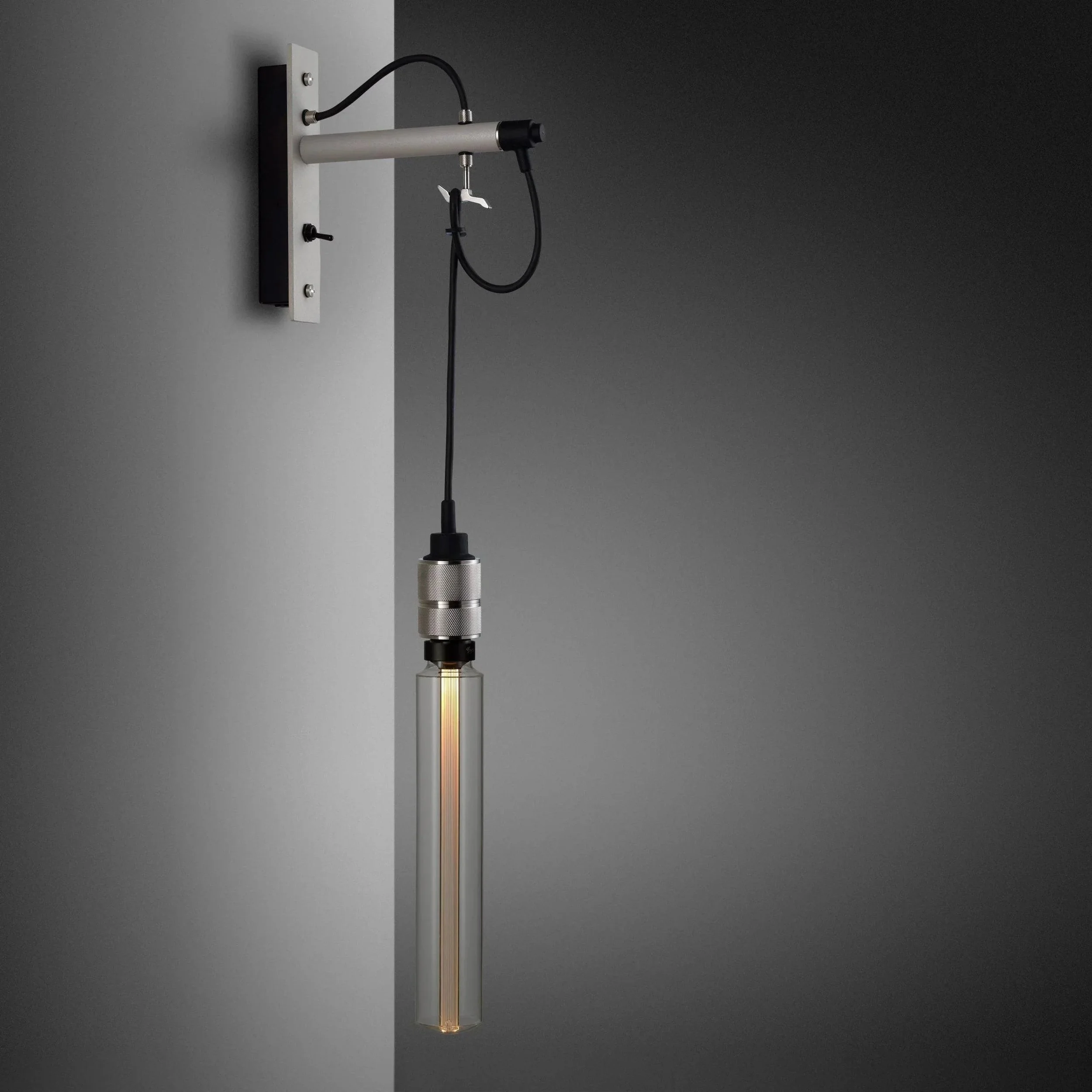 lampa-de-perete-hooked-nude-stone-buster-and-punch-paris14a-ro-12.jpg