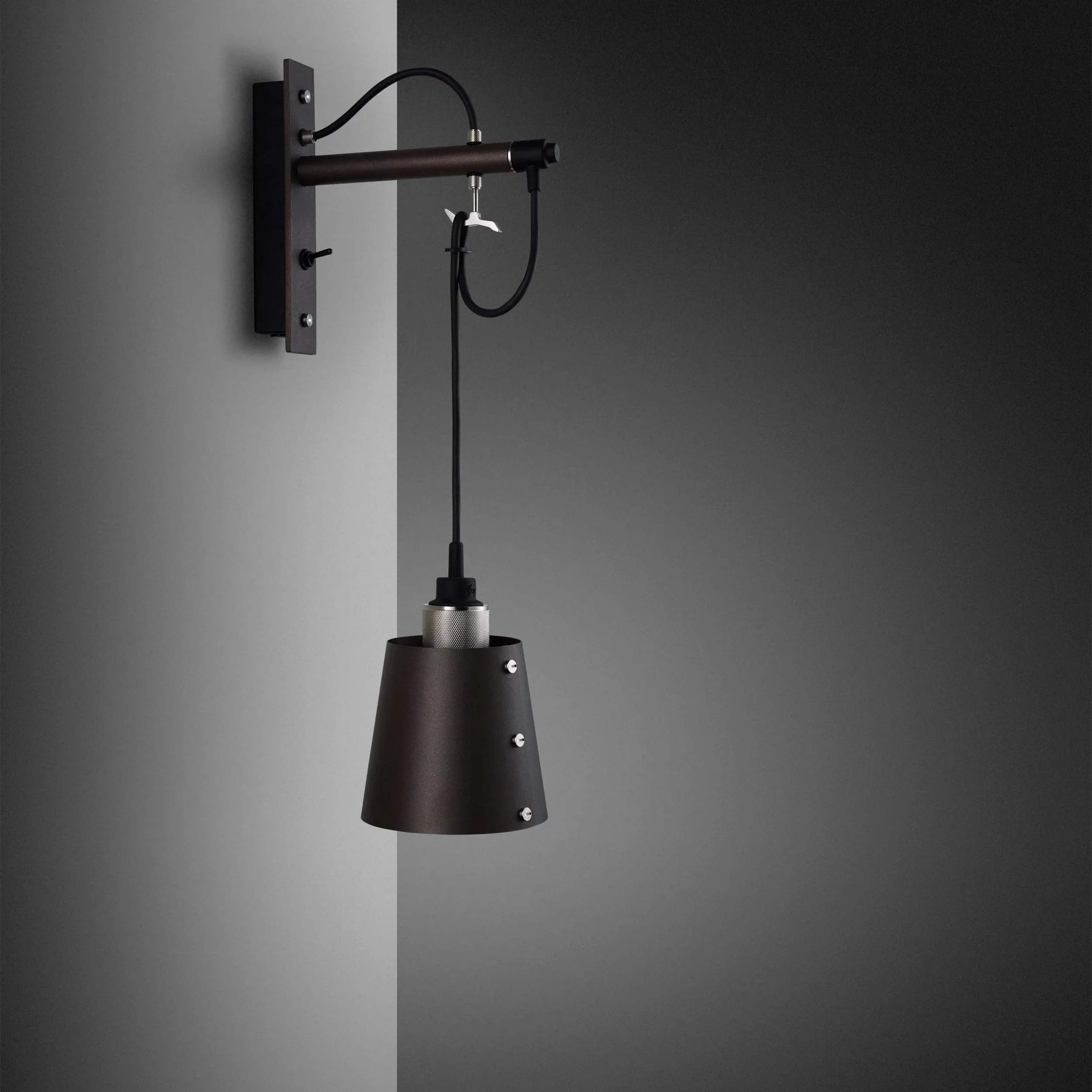 lampa-de-perete-hooked-small-graphite-buster-and-punch-paris14a-ro-9.jpg