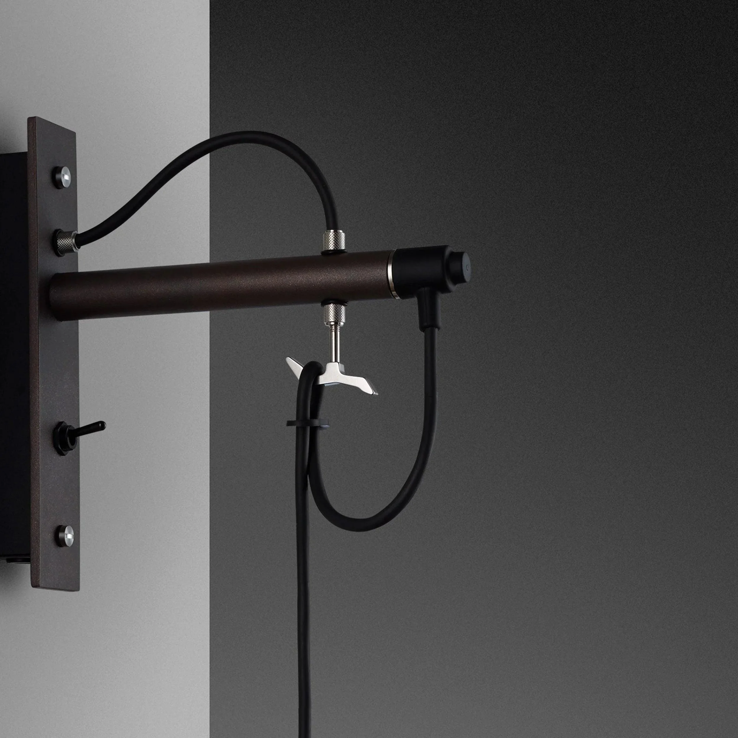 lampa-de-perete-hooked-small-graphite-buster-and-punch-paris14a-ro-10.jpg