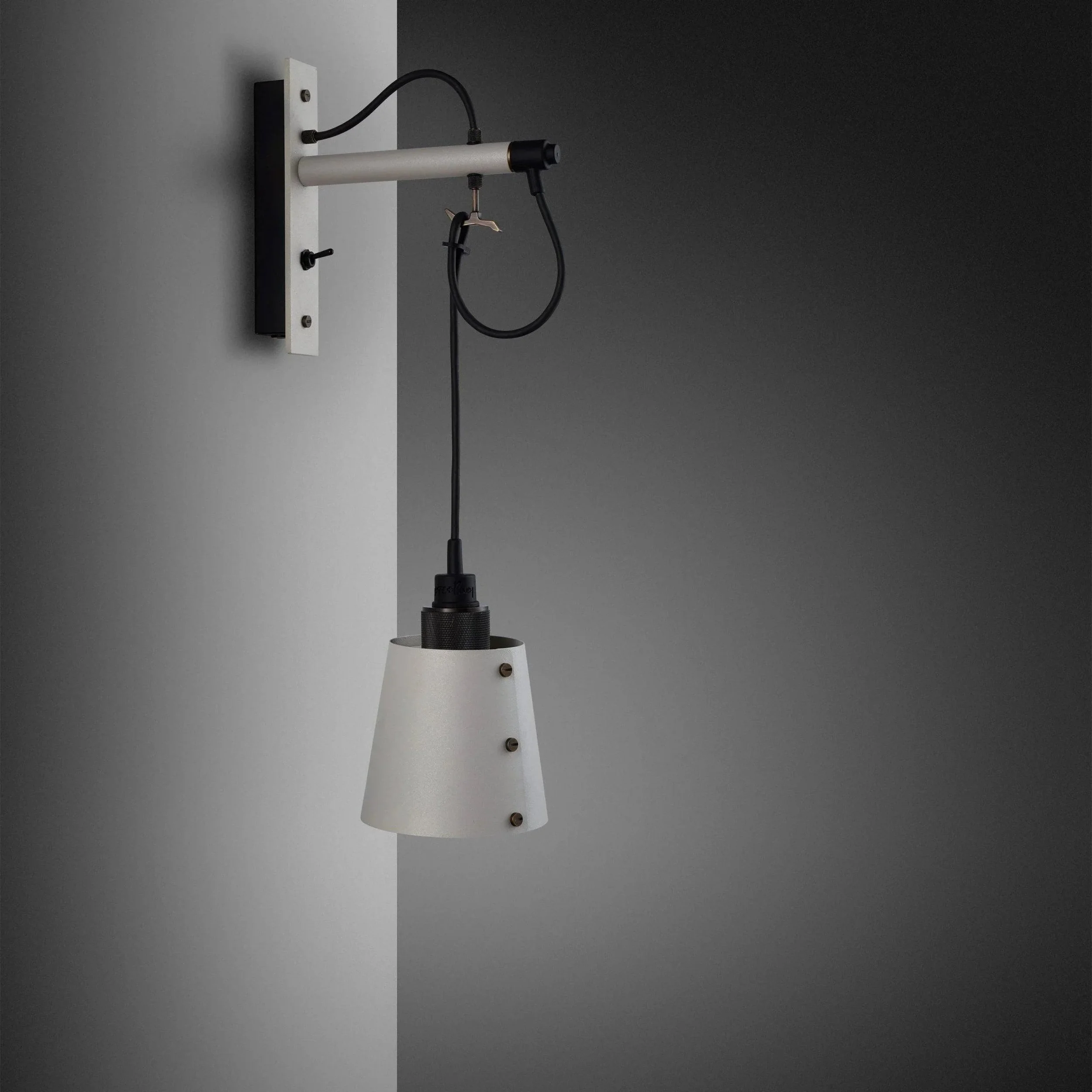 lampa-de-perete-hooked-small-stone-buster-and-punch-paris14a-ro-5.jpg