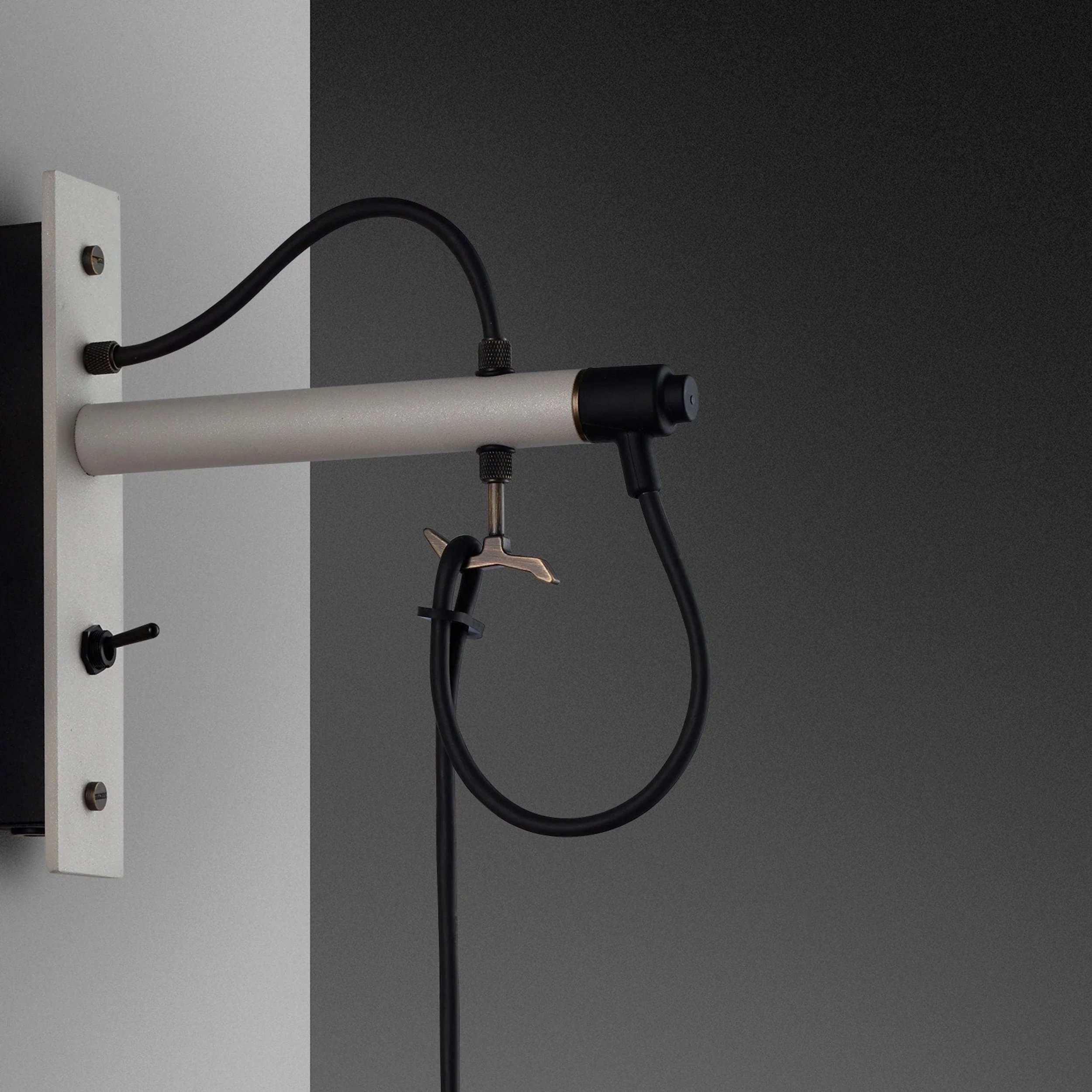 lampa-de-perete-hooked-small-stone-buster-and-punch-paris14a-ro-6.jpg