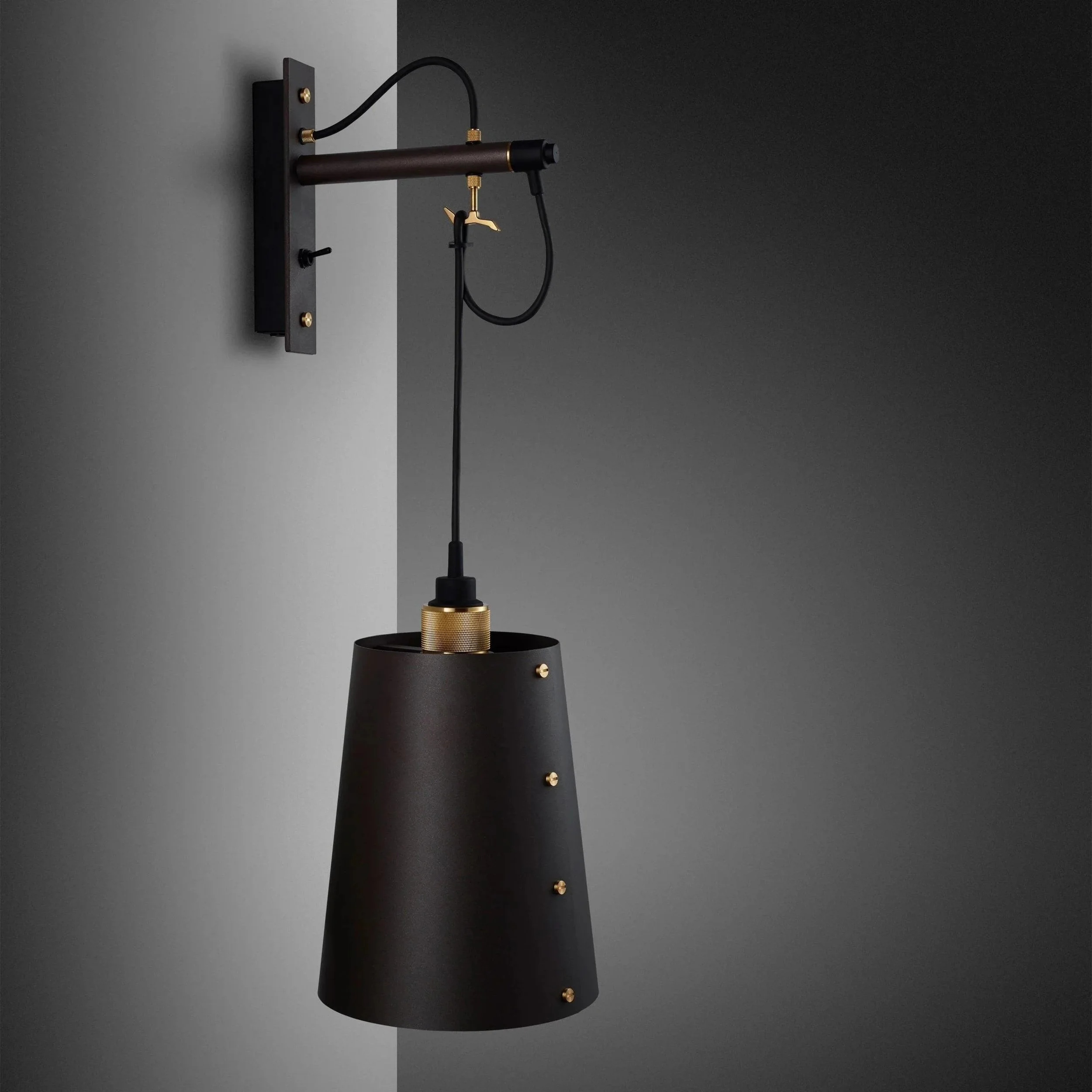 lampa-de-perete-hooked-large-graphite-buster-and-punch-paris14a-ro-1.jpg