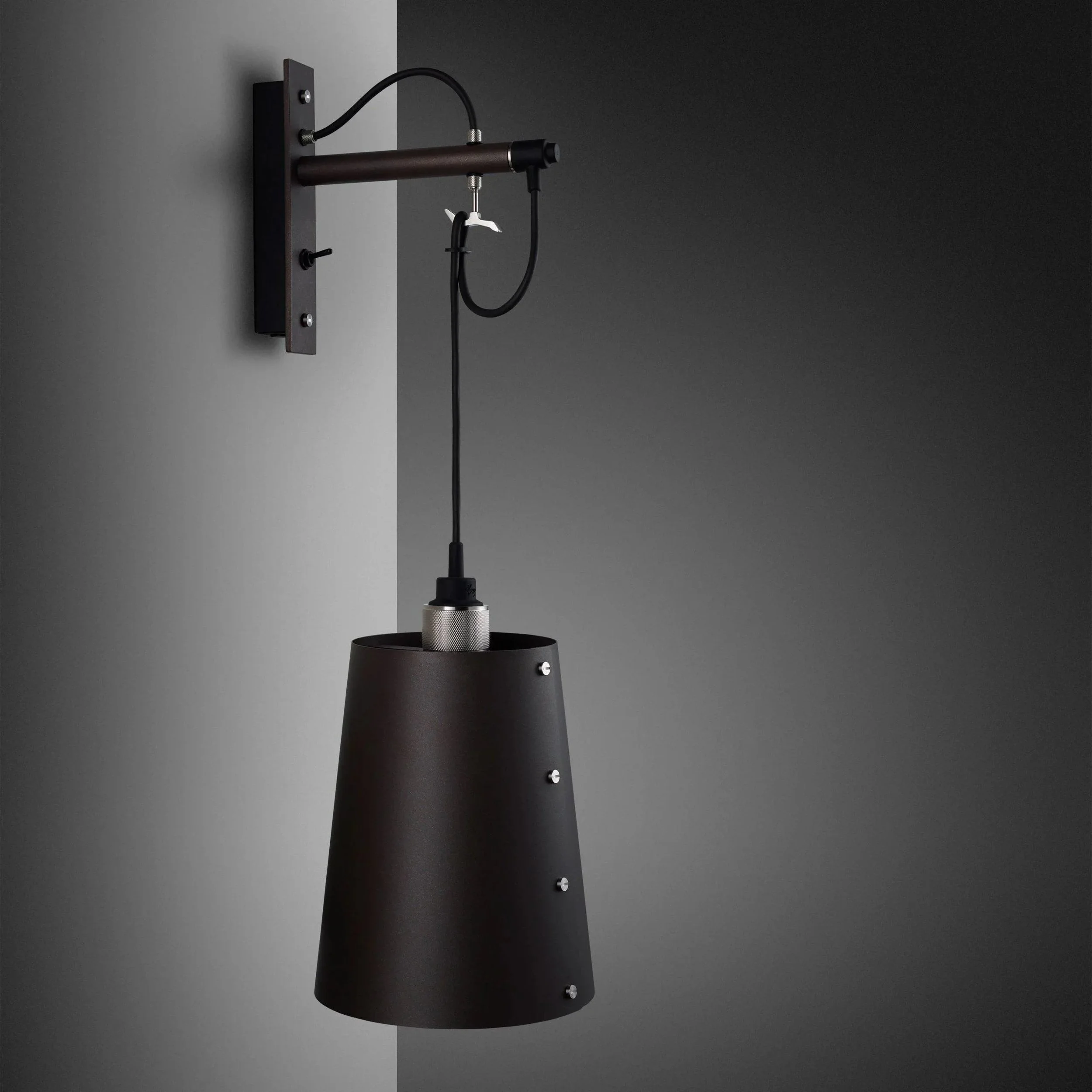 lampa-de-perete-hooked-large-graphite-buster-and-punch-paris14a-ro-8.jpg
