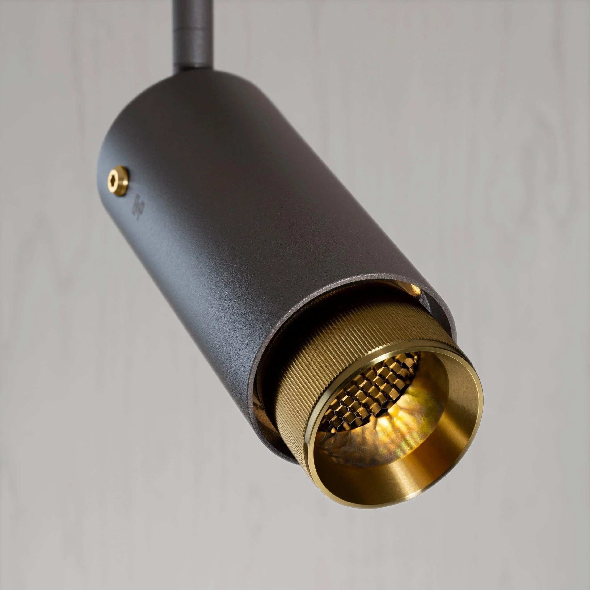 reflector-exhaust-spot-linear-graphite-buster-and-punch-paris14a-ro-2.jpg