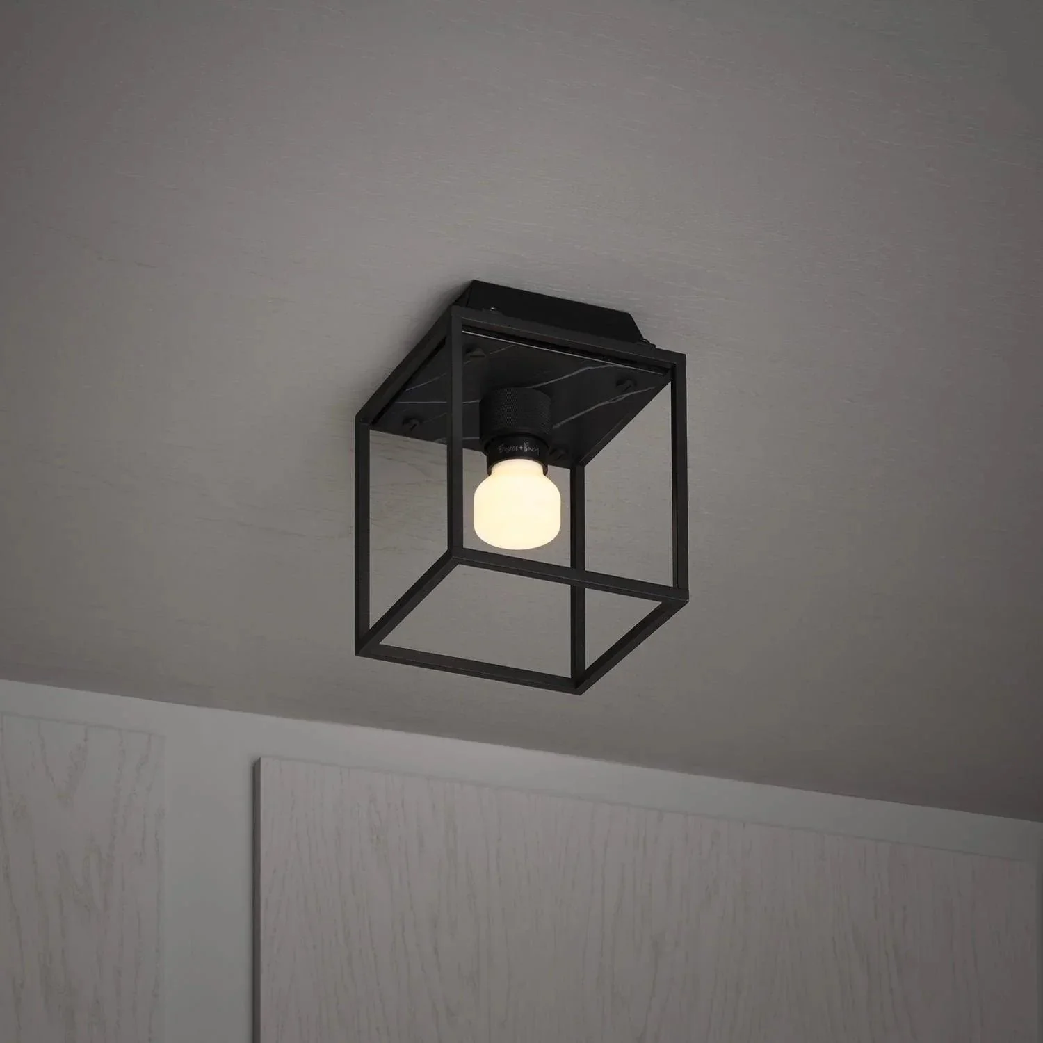 lampa-de-tavan-caged-small-marmura-neagra-buster-and-punch-paris14a-ro-1.jpg