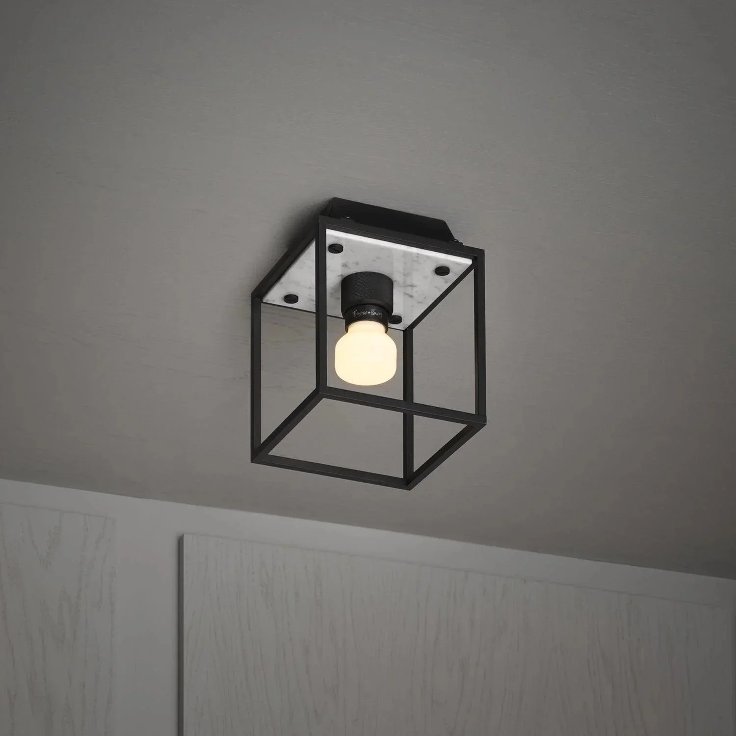 lampa-de-tavan-caged-small-marmura-alba-buster-and-punch-paris14a-ro-1.jpg