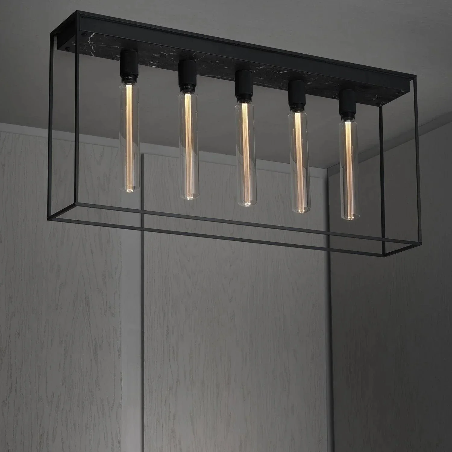 lampa-de-tavan-caged-5-0-marmura-neagra-buster-and-punch-paris14a-ro-1.jpg