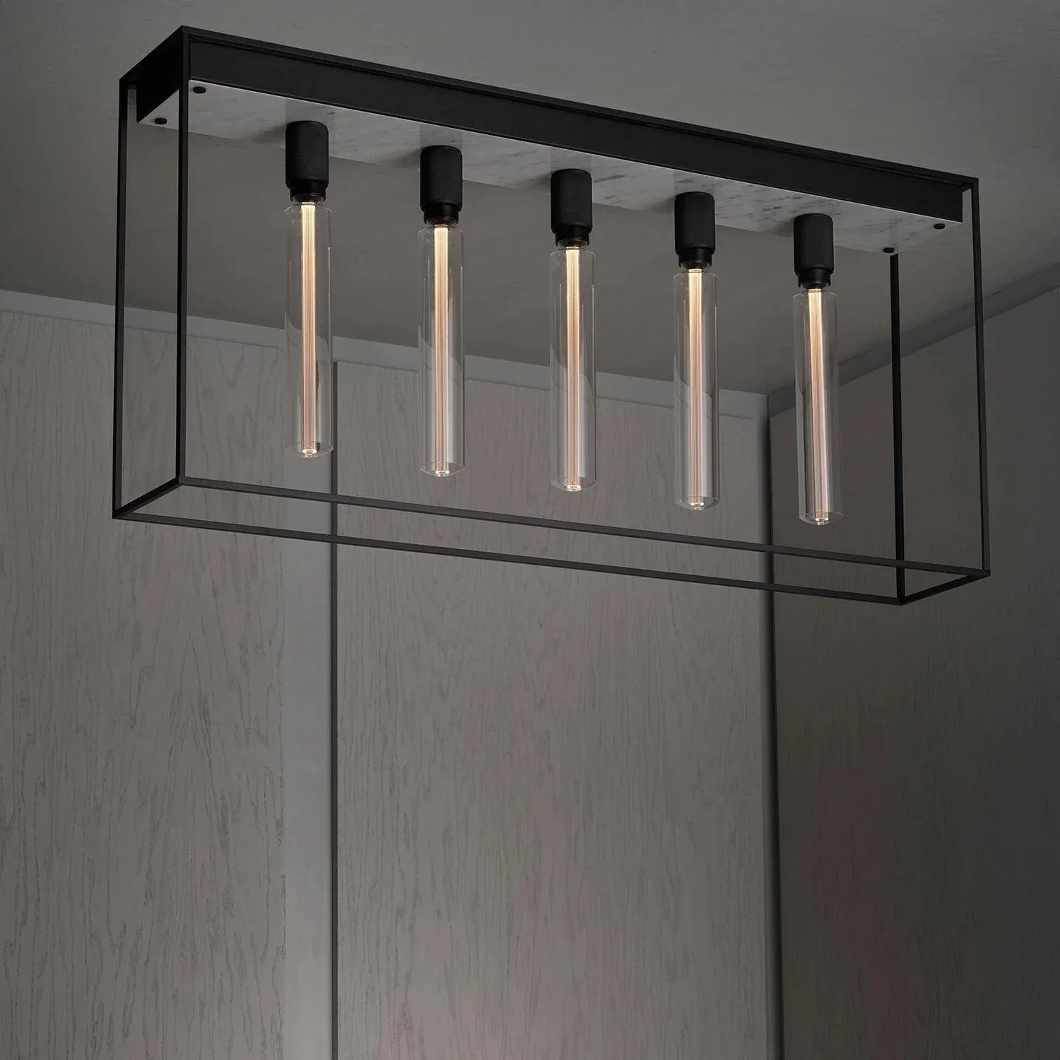 lampa-de-tavan-caged-5-0-marmura-alba-buster-and-punch-paris14a-ro-1.jpg